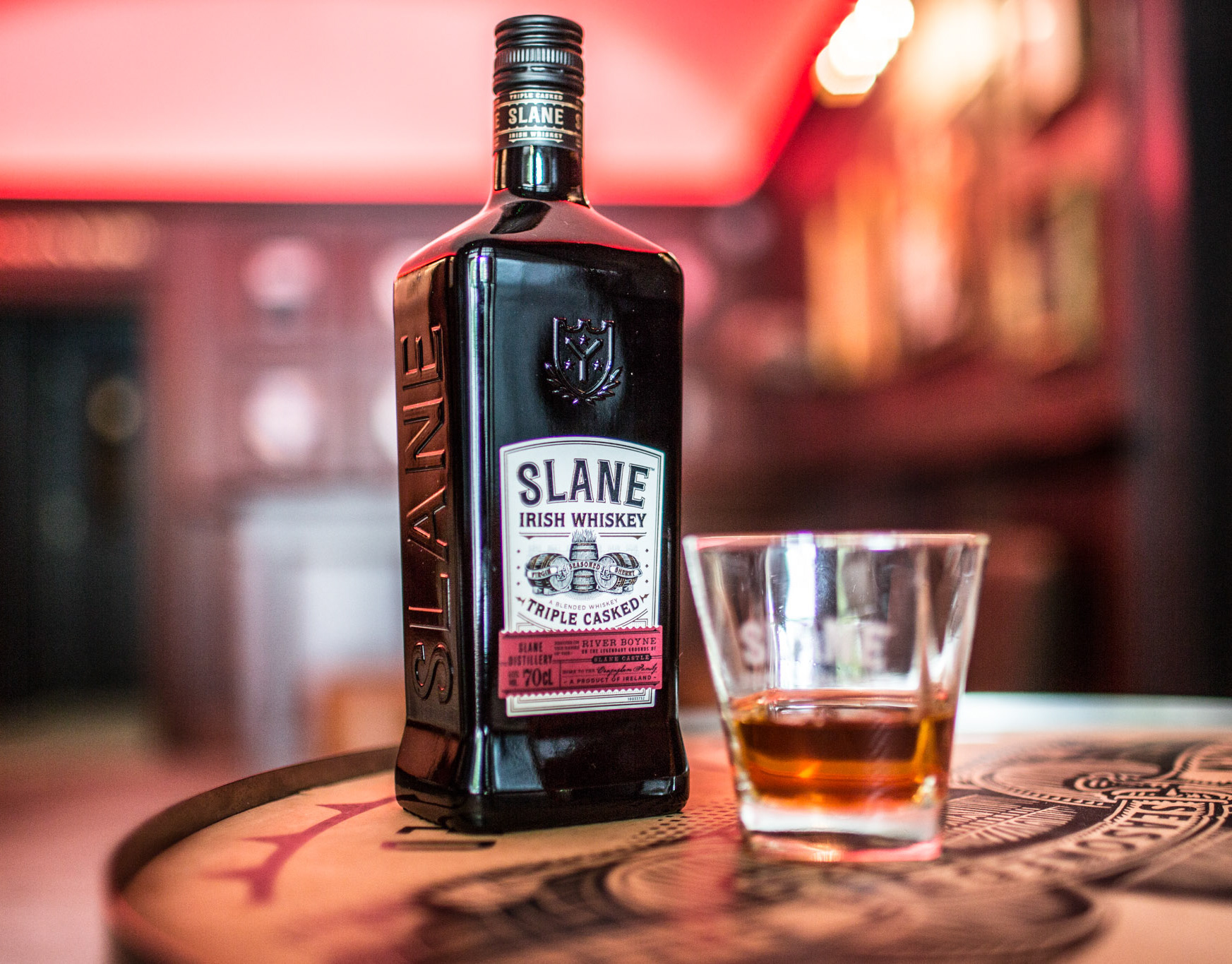 Виски whisky. Slane виски. Айриш Бич виски. Темный виски. Виски фото.