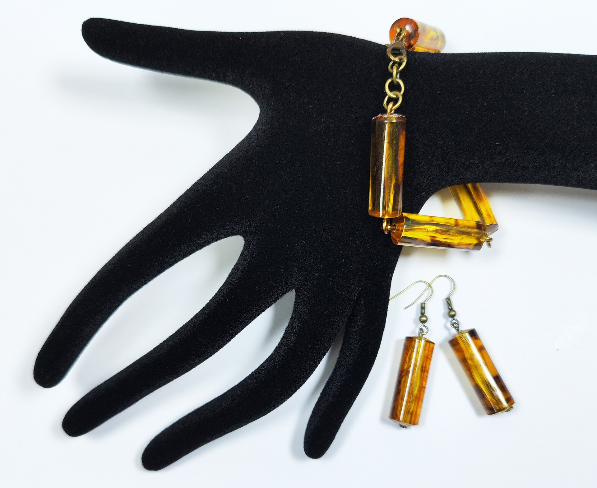 DB2  £3.95 Bracelet                DE12  £2.95 Earrings