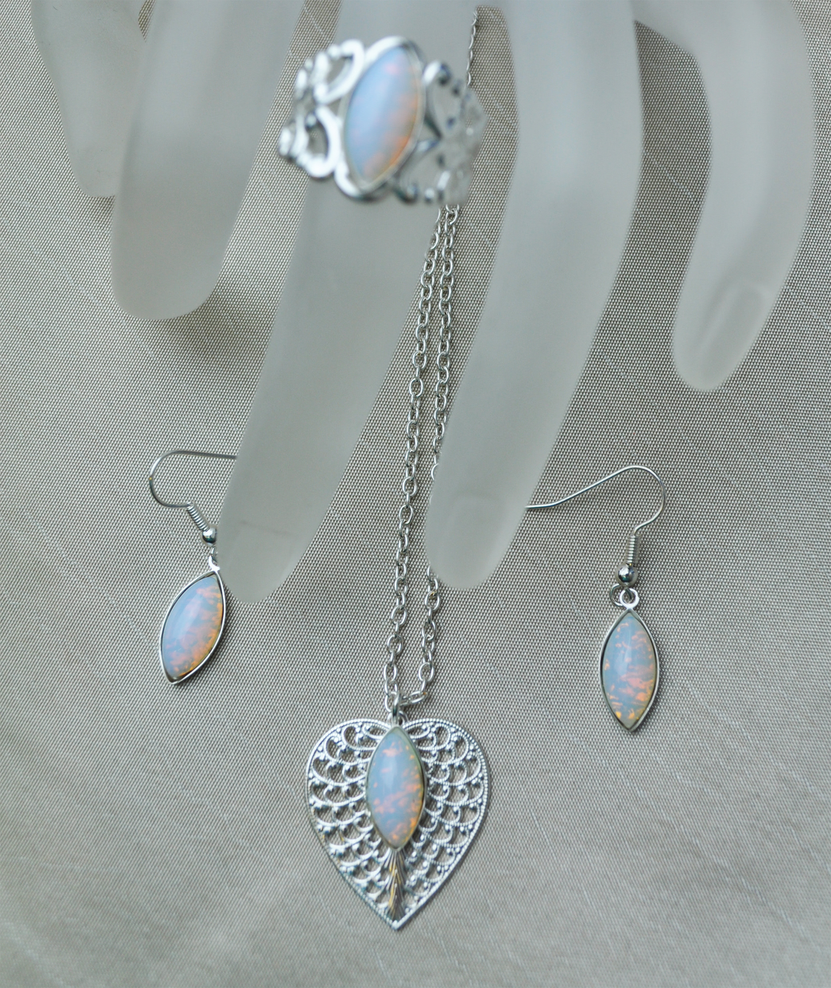 RS11  Ring £2.95     SP1 Pendant £2.95      SE31  Earring £2.95