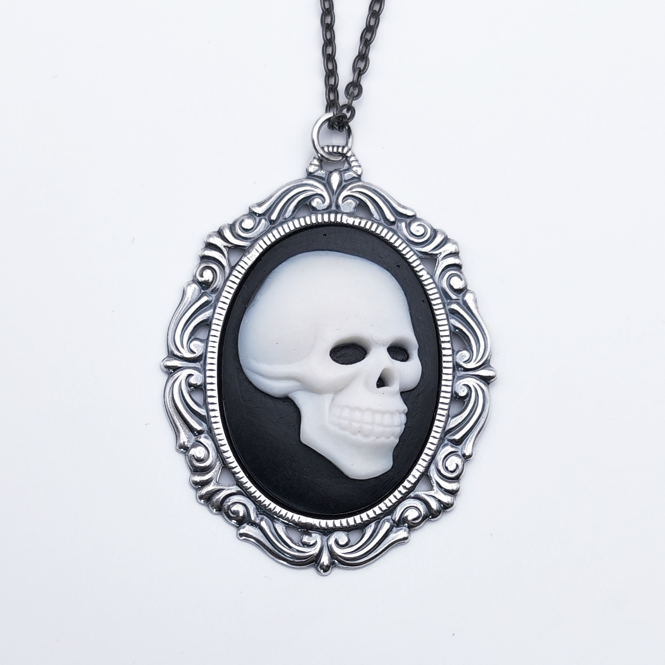 SCP5  £3.95 Cameo 40x30mm