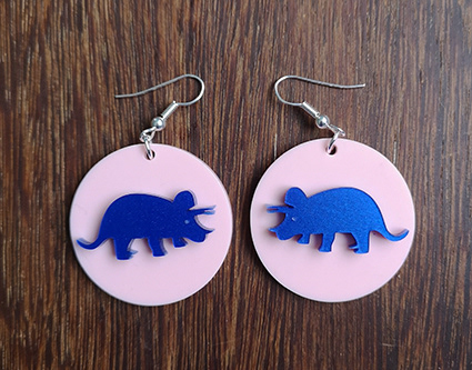 Tri on disc earring £4.95