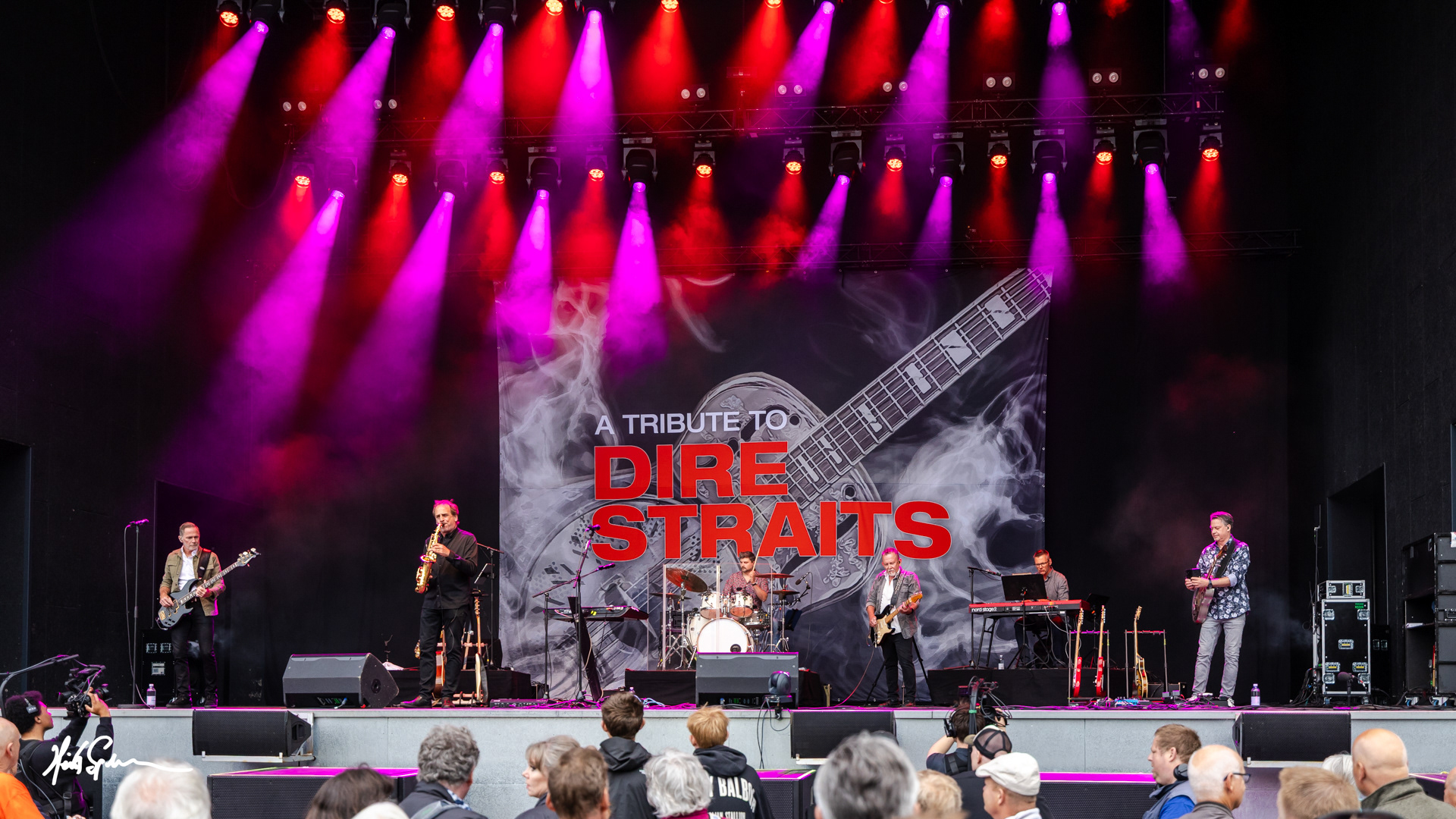 A Tribute to Dire Straits