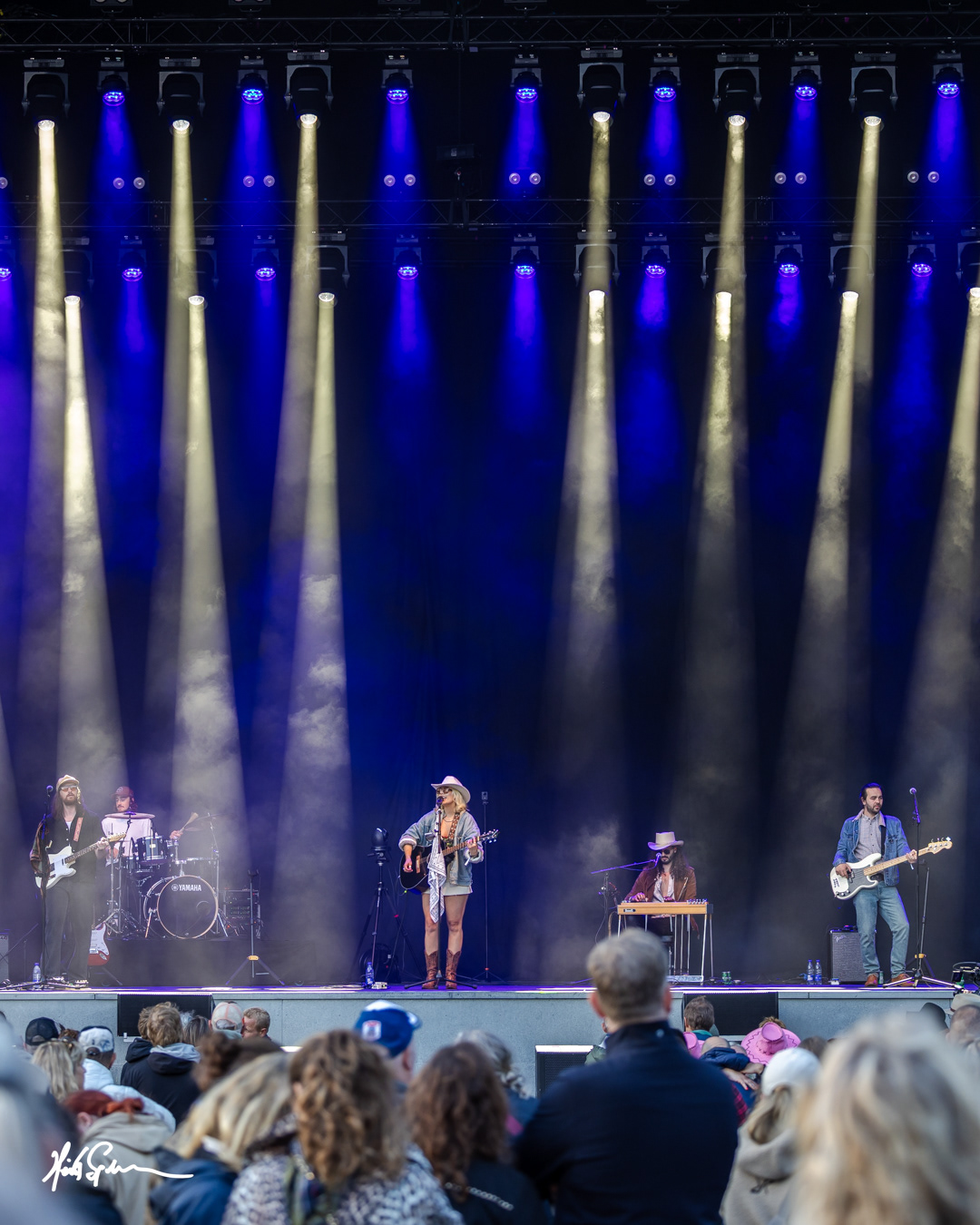 Country Roads – The Sounds of Nashville