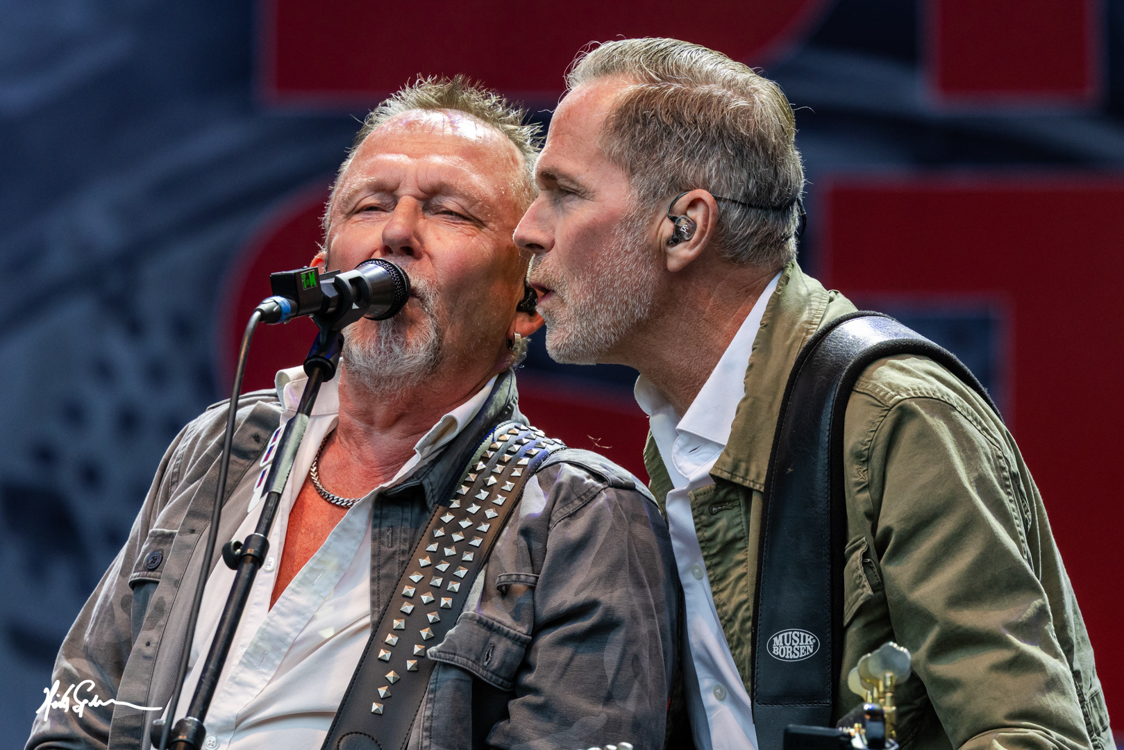 A Tribute to Dire Straits