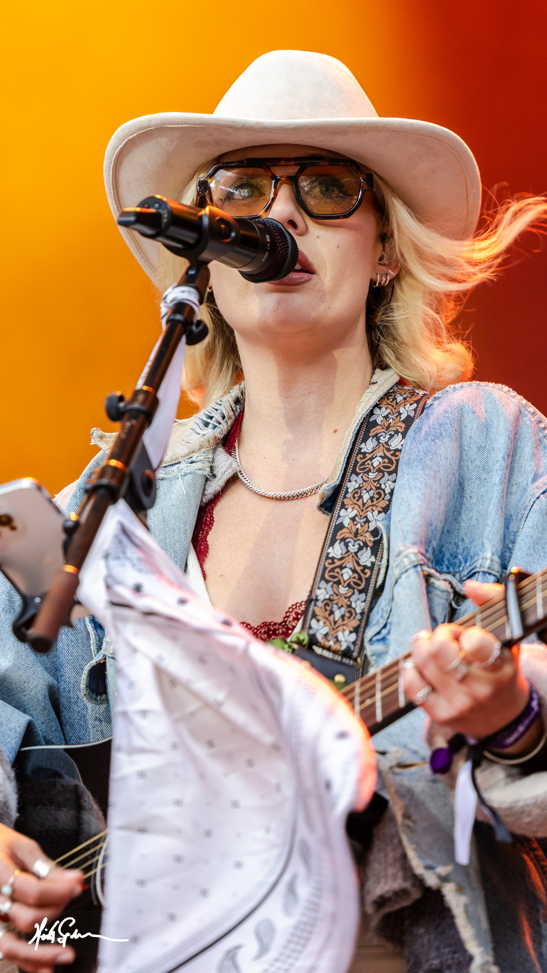 Country Roads – The Sounds of Nashville