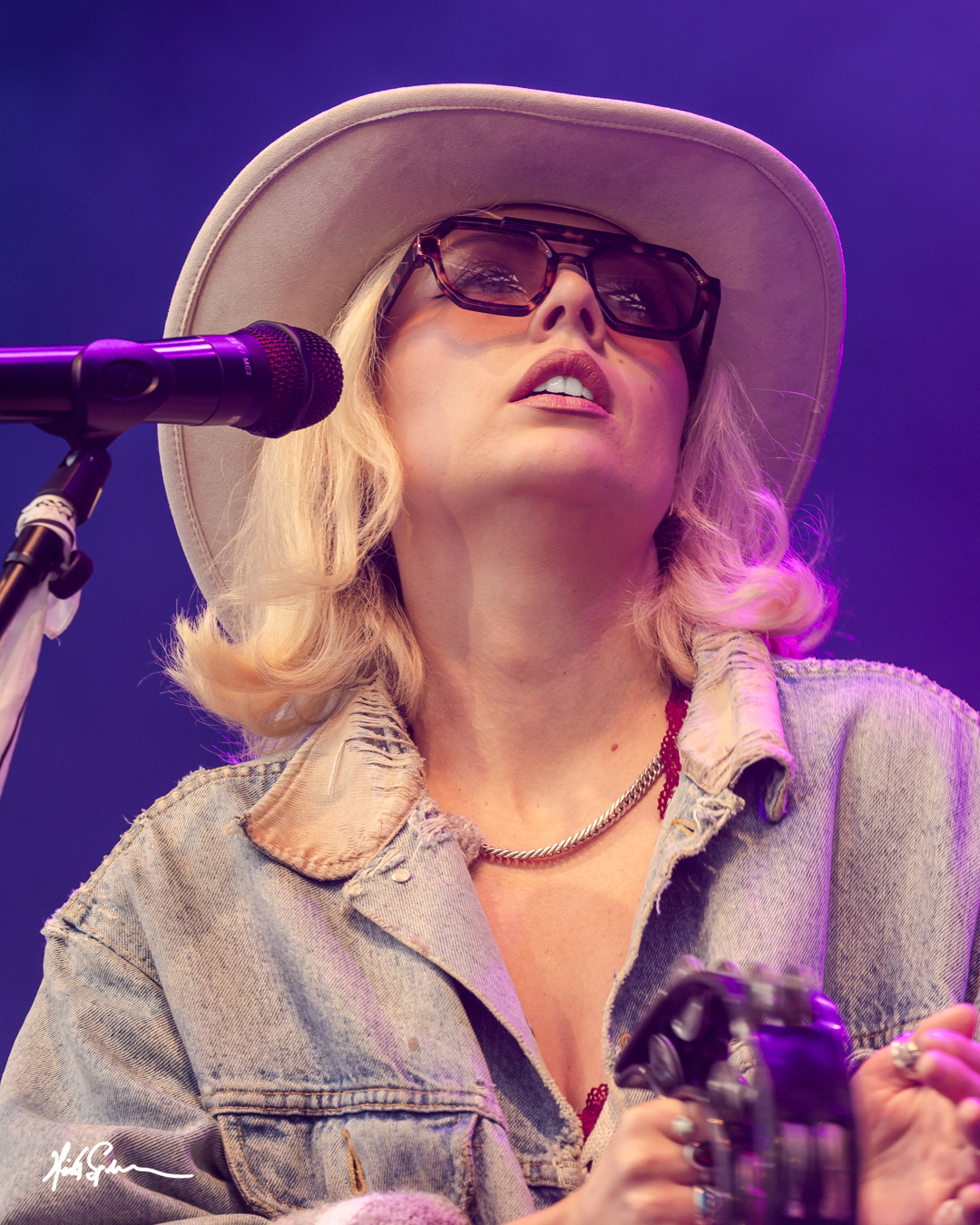 Country Roads – The Sounds of Nashville