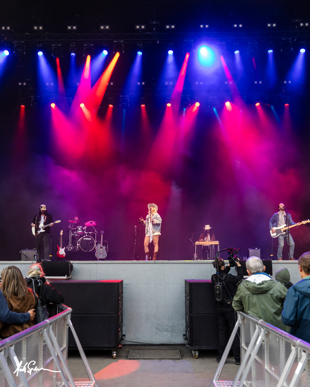 Country Roads – The Sounds of Nashville