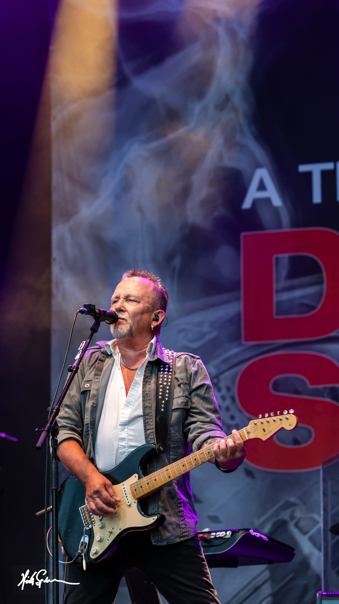 A Tribute to Dire Straits