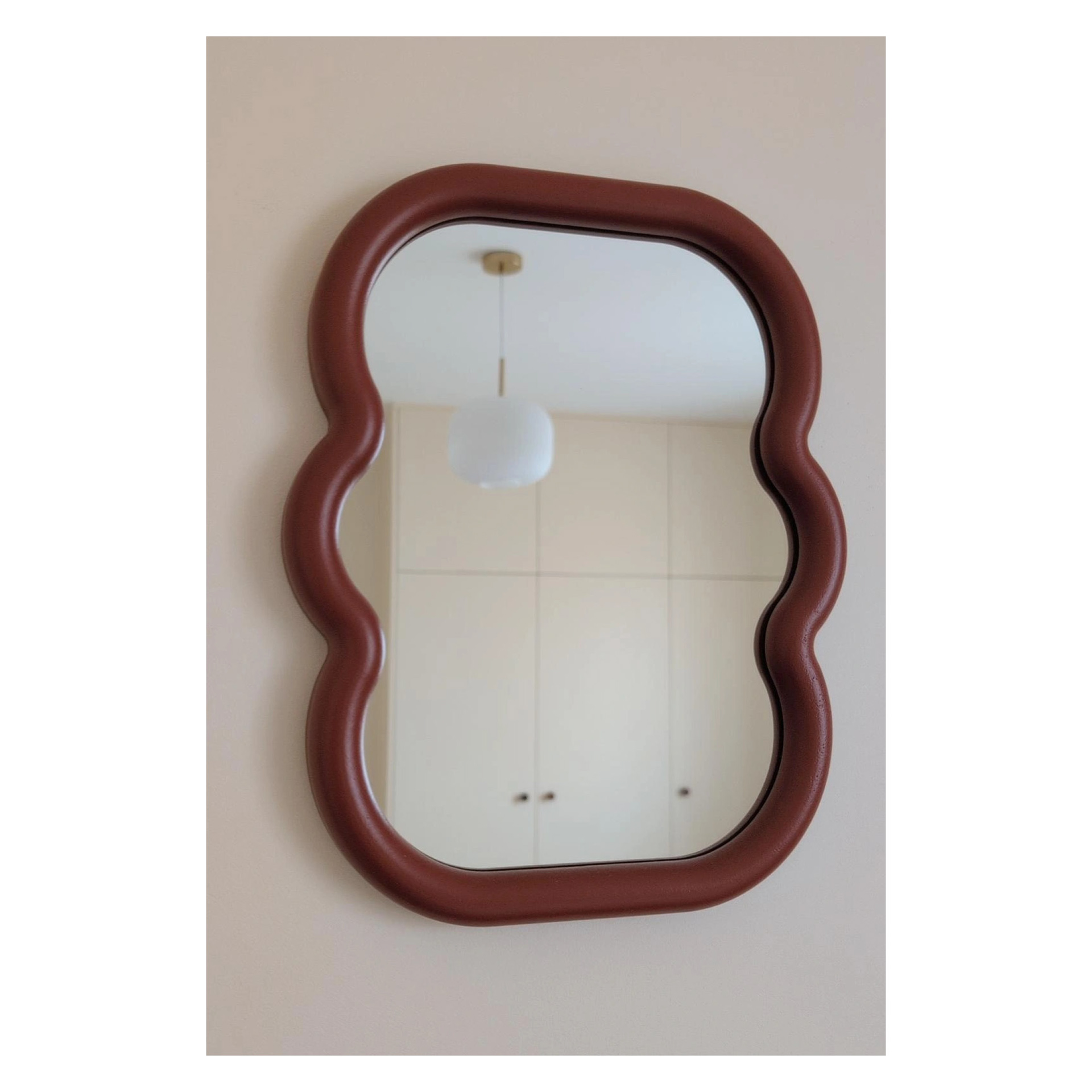 Réalisation d'une shopping list avec sélection des luminaires, linge de lit, accessoires déco