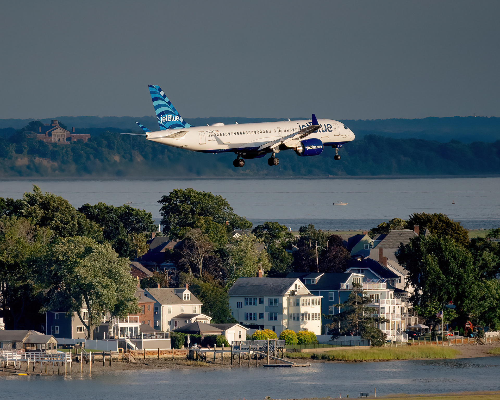 jetBlue A220 - Boston MA