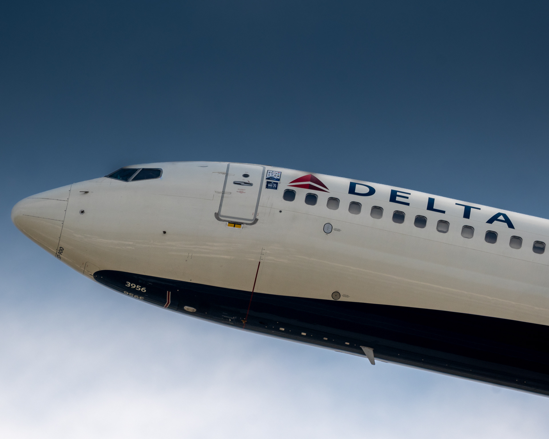 Delta 737 - Daytona Beach FL