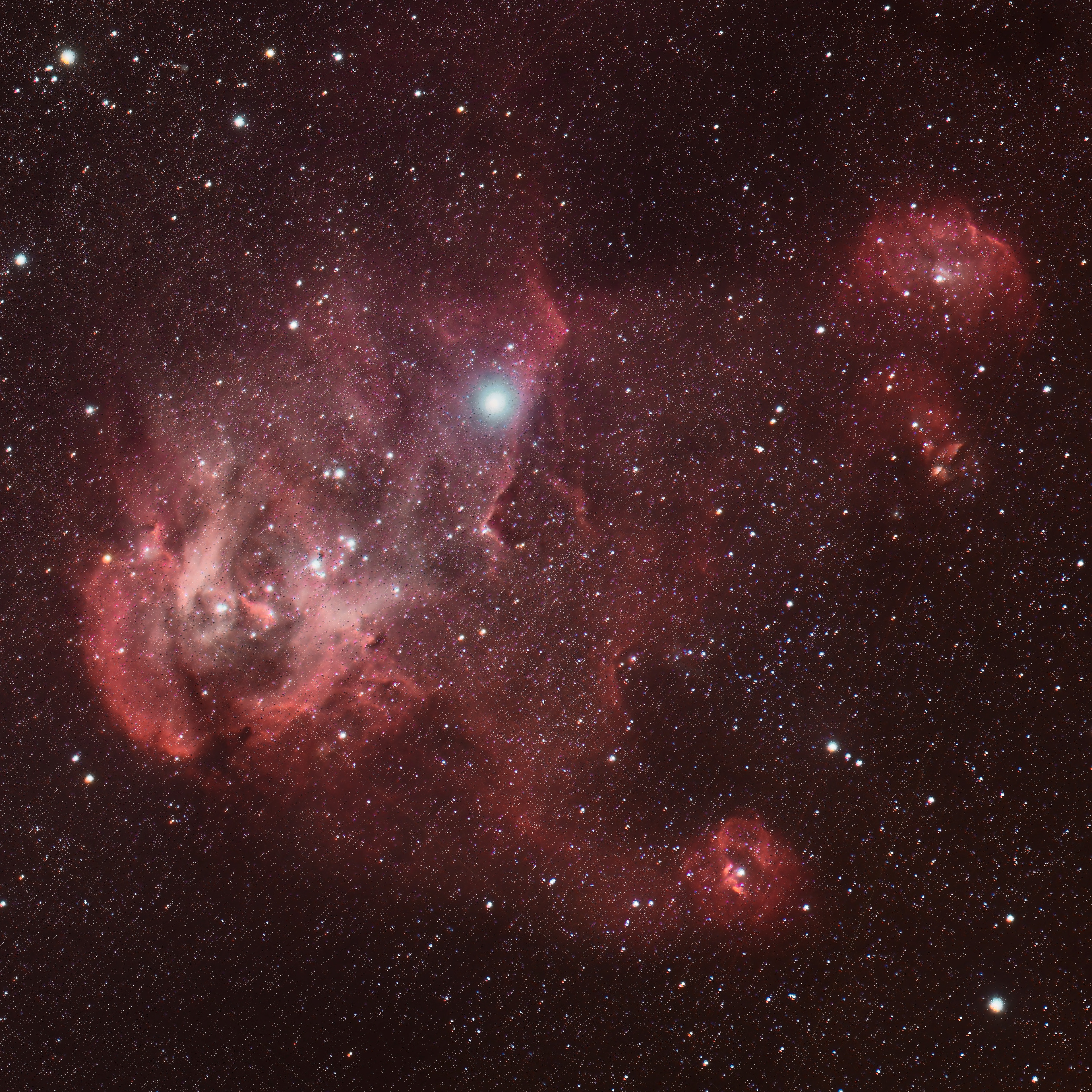 C 2944 Nebulosa del Pollo Corredor en constelación de Centauro