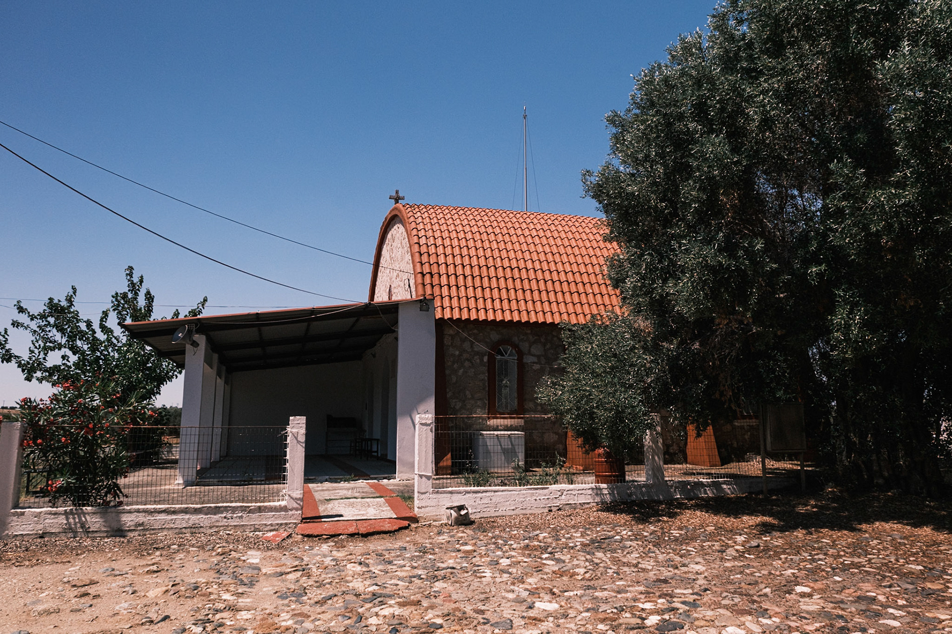 Μαγαζάρα, αρσανάς μετοχικού συγκροτήματος Μονής Βατοπεδίου. Παραλία Νέας Τρίγλιας.Κατασκευή αρχές 20ου αιώνα. Ιανουάριος 2025, Maria Kalafatsi