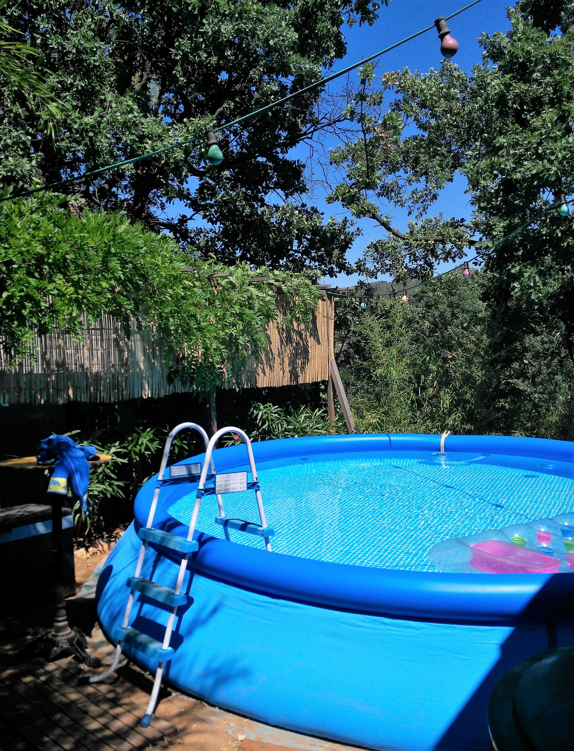 la piscine d'été | small pool only in July and August