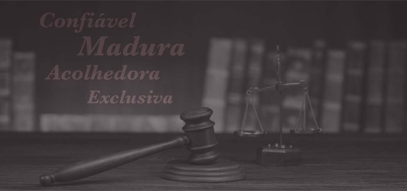 Banner com atributos da marca Eick & Rocha Advogadas: Confiável, Madura, Acolhedora e Exclusiva.