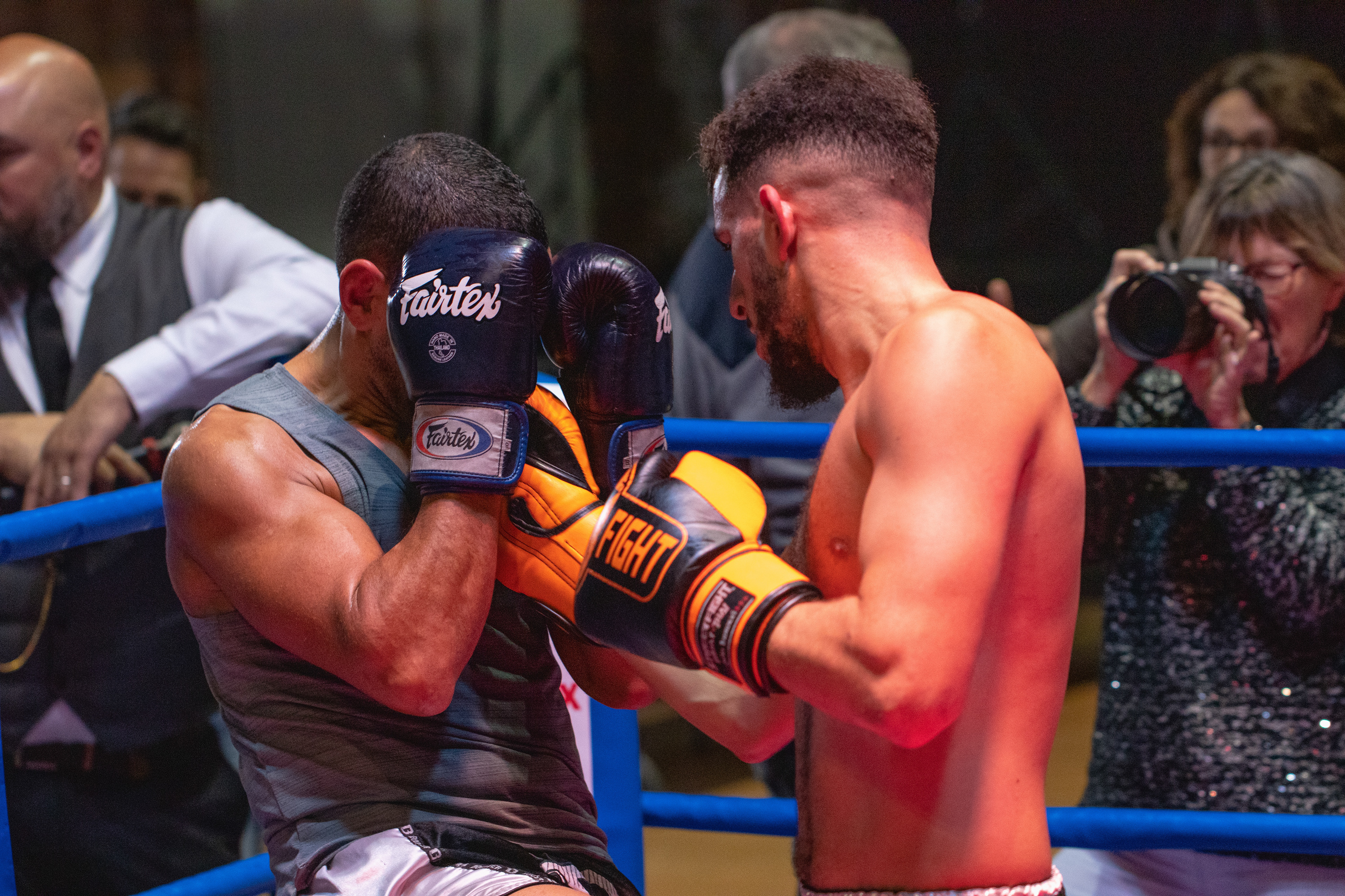 Combat de boxe sur le ring