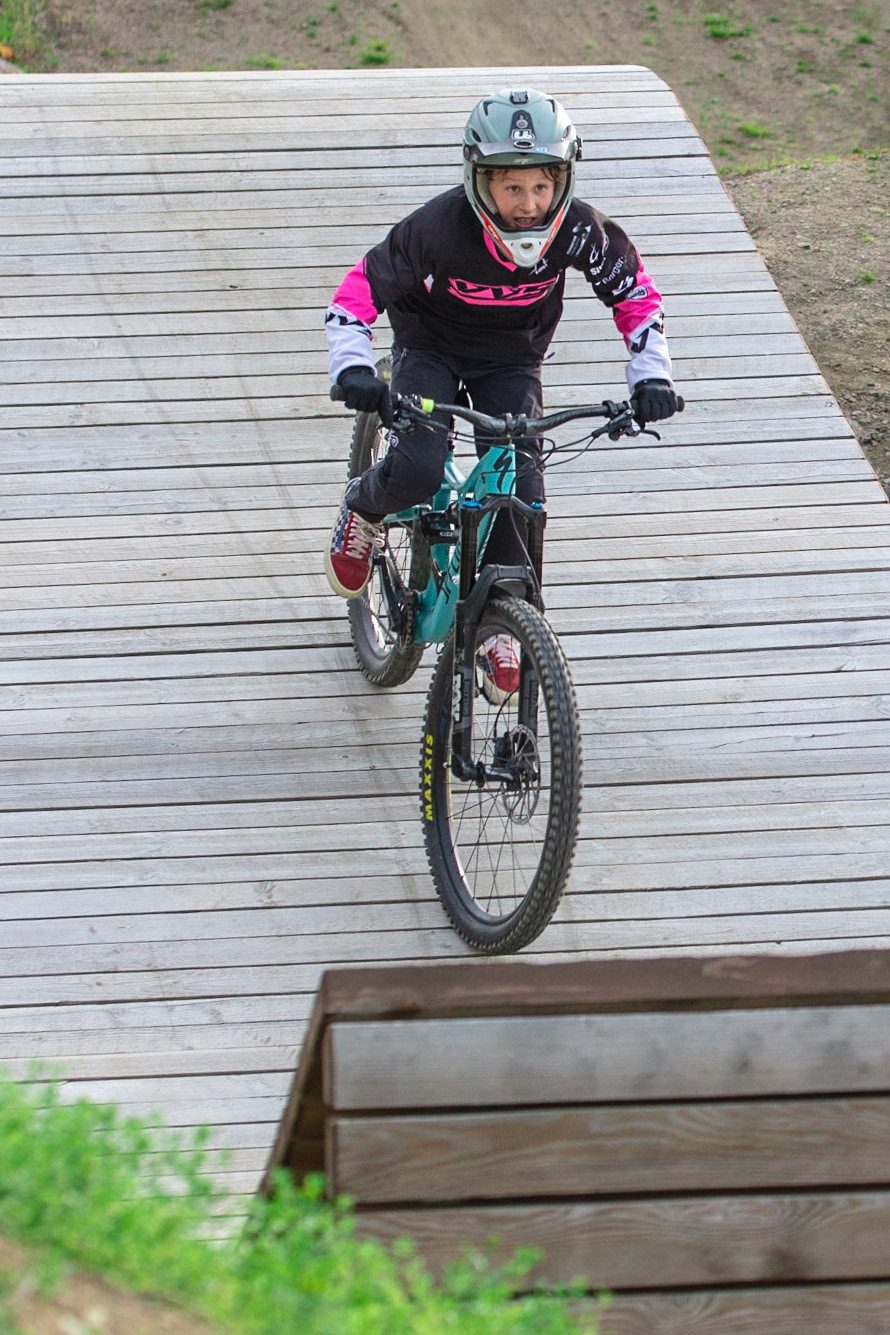 Juste avant un saut en bois