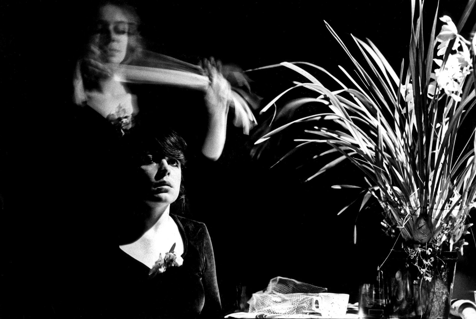 Hesitate & Demonstrate, Performance, London
