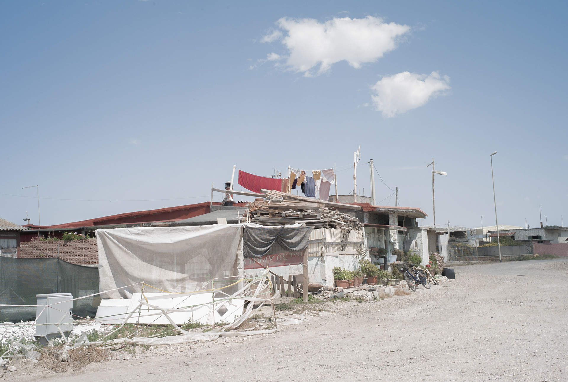 Landphoto - in-strada