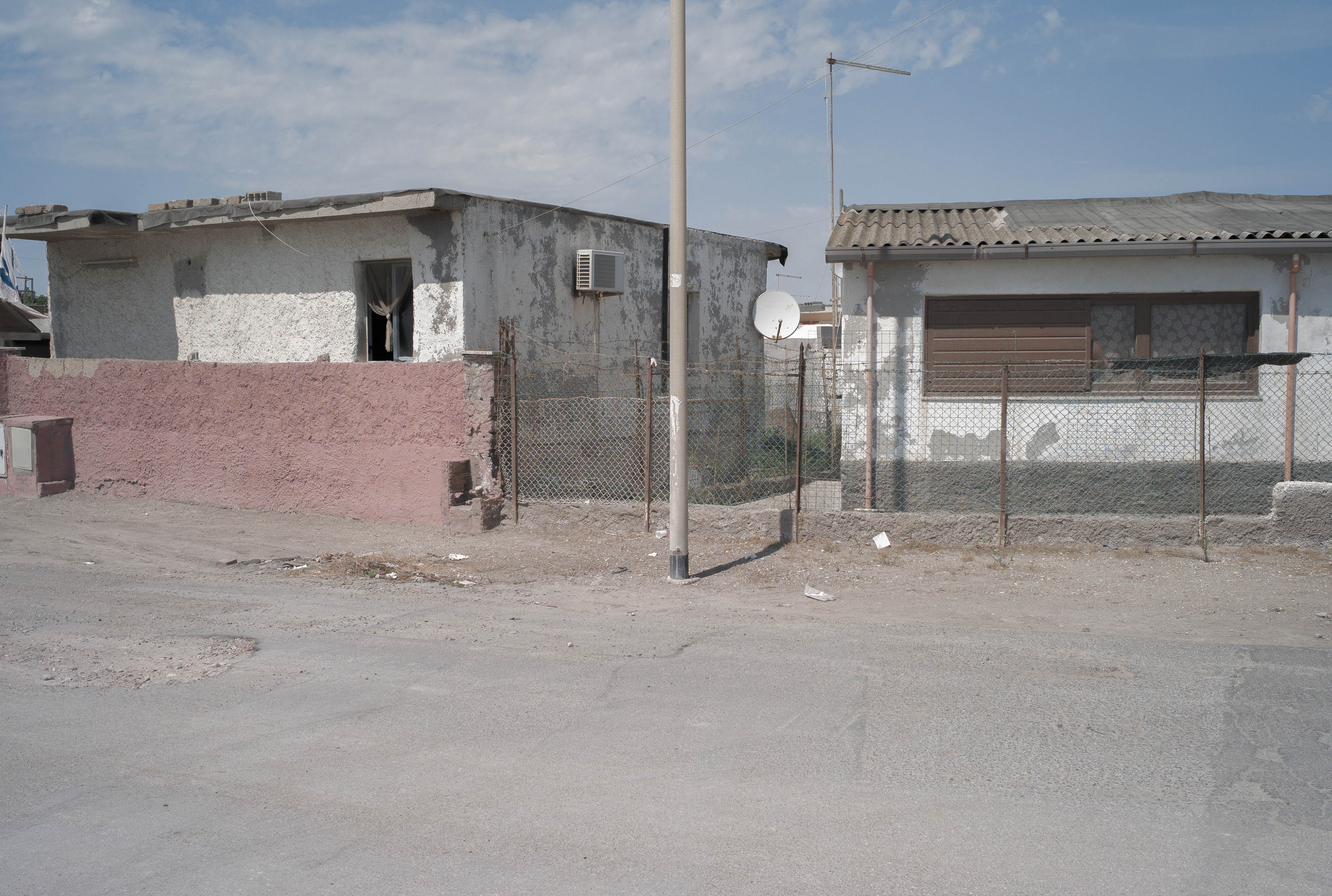 Landphoto - in-strada