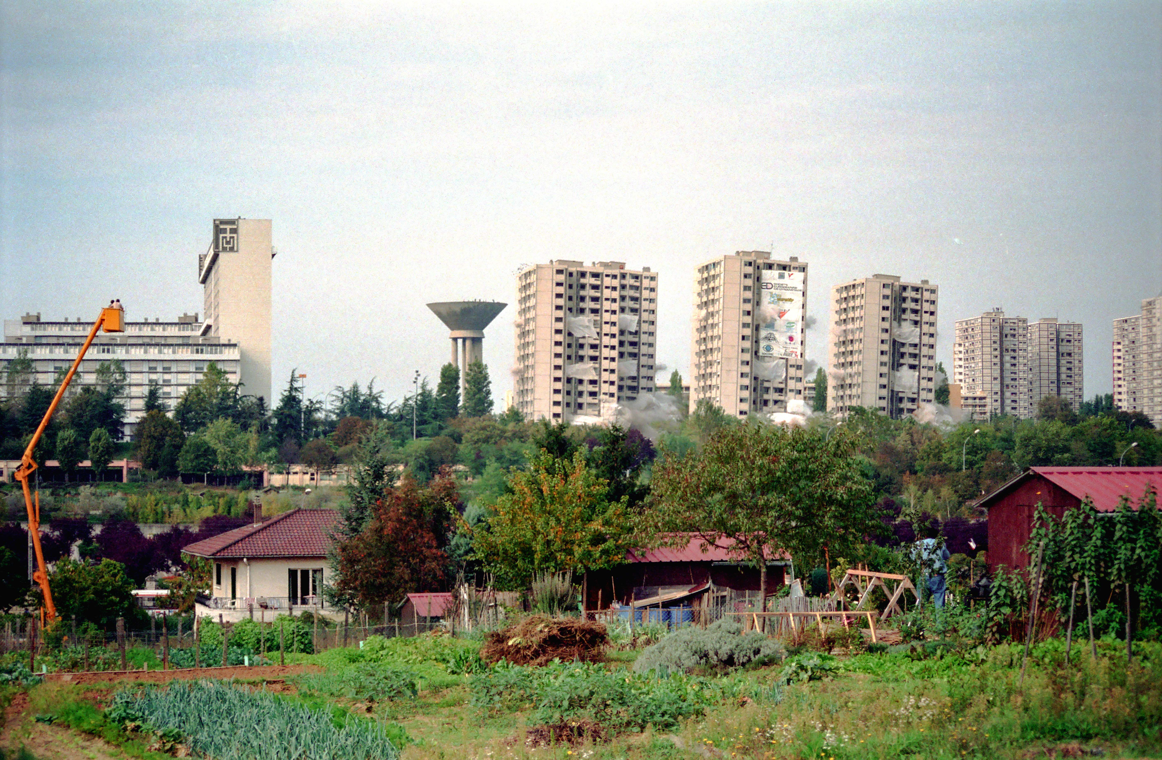 Landphoto - in-strada