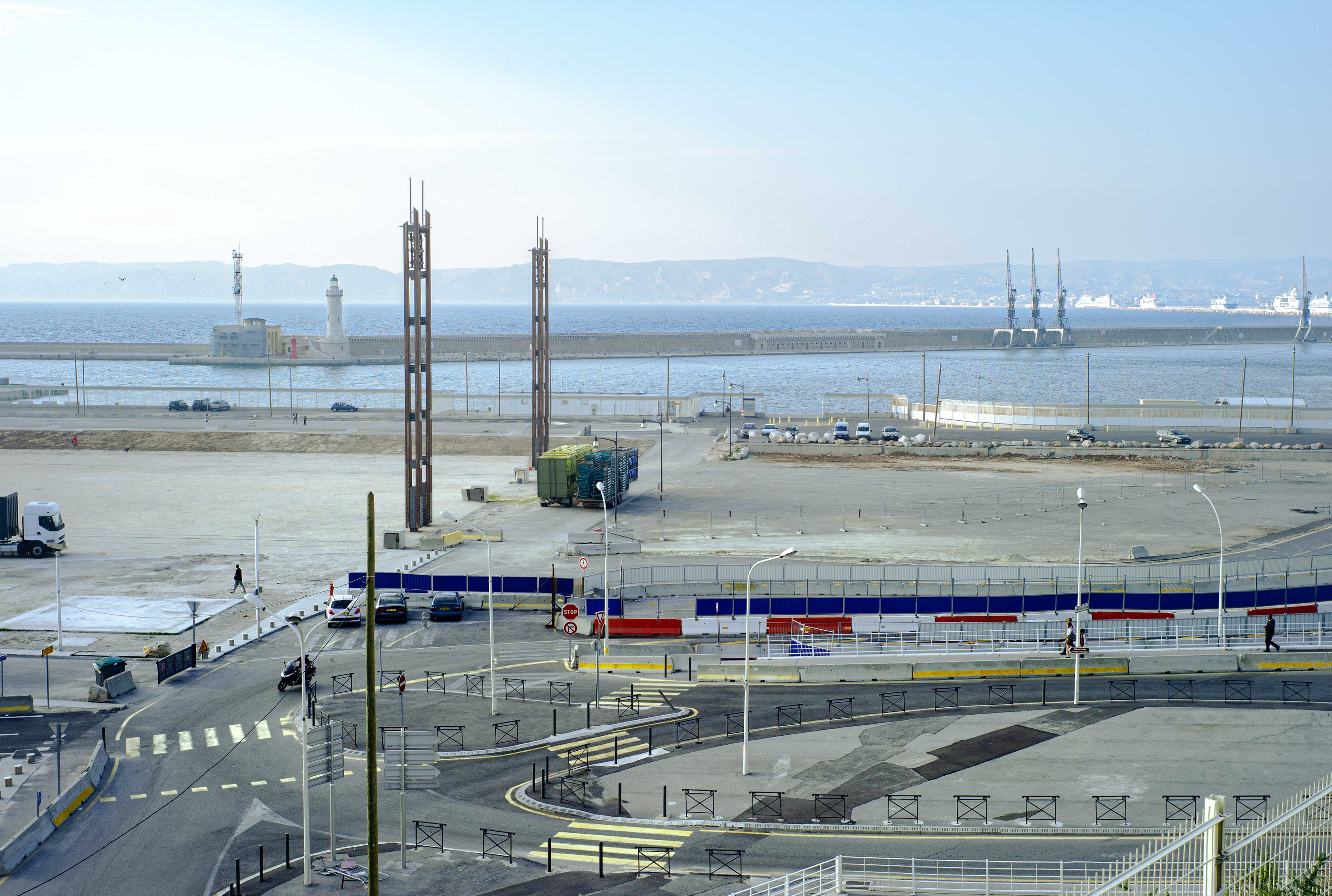 Landphoto - in-strada