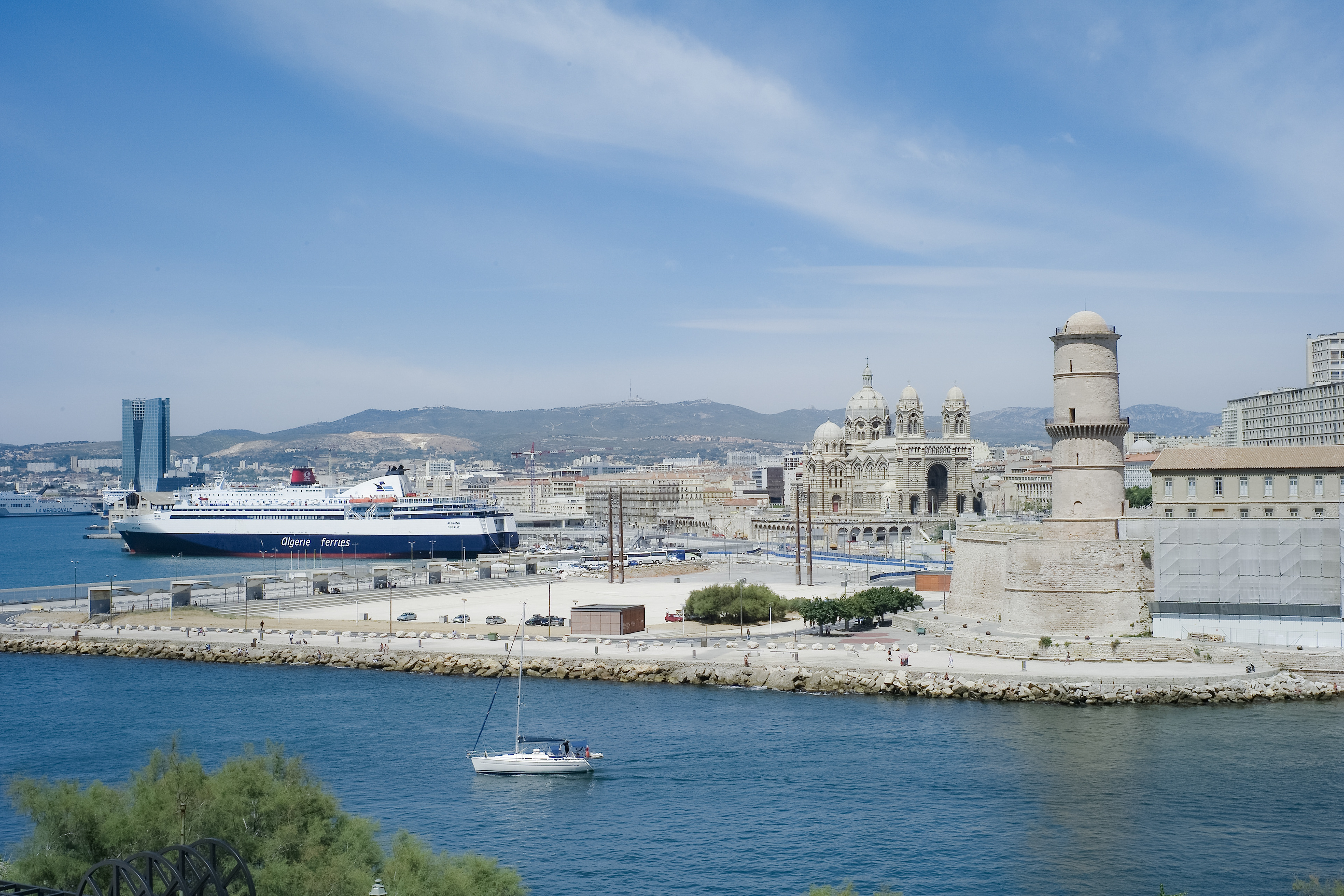 Landphoto - in-strada