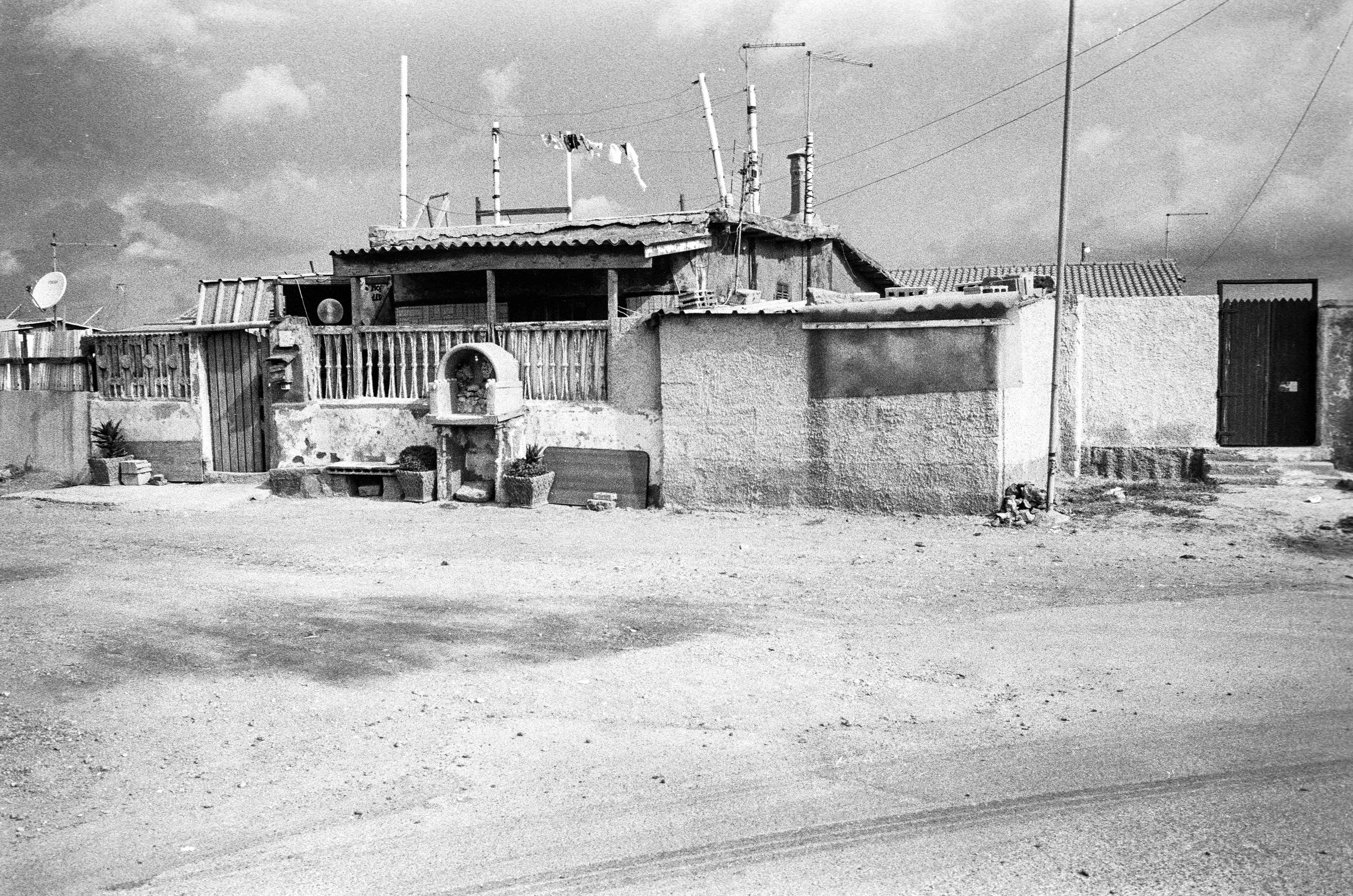 Landphoto - in-strada