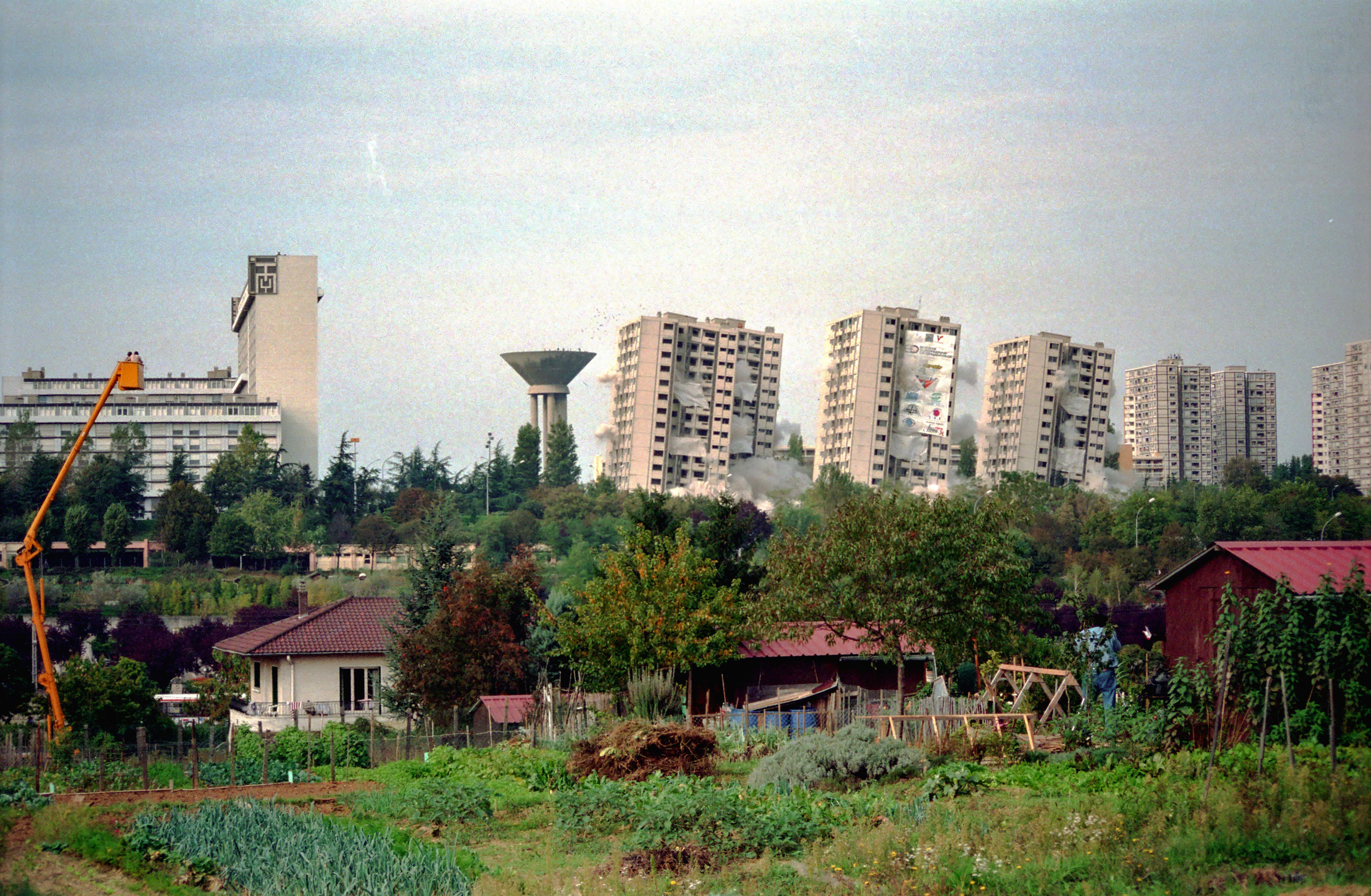 Landphoto - in-strada