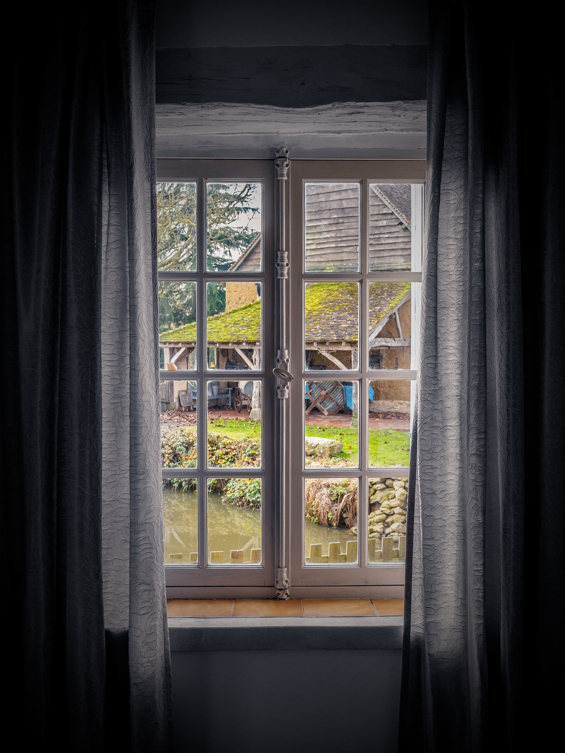 Une fenêtre à la campagne (France)