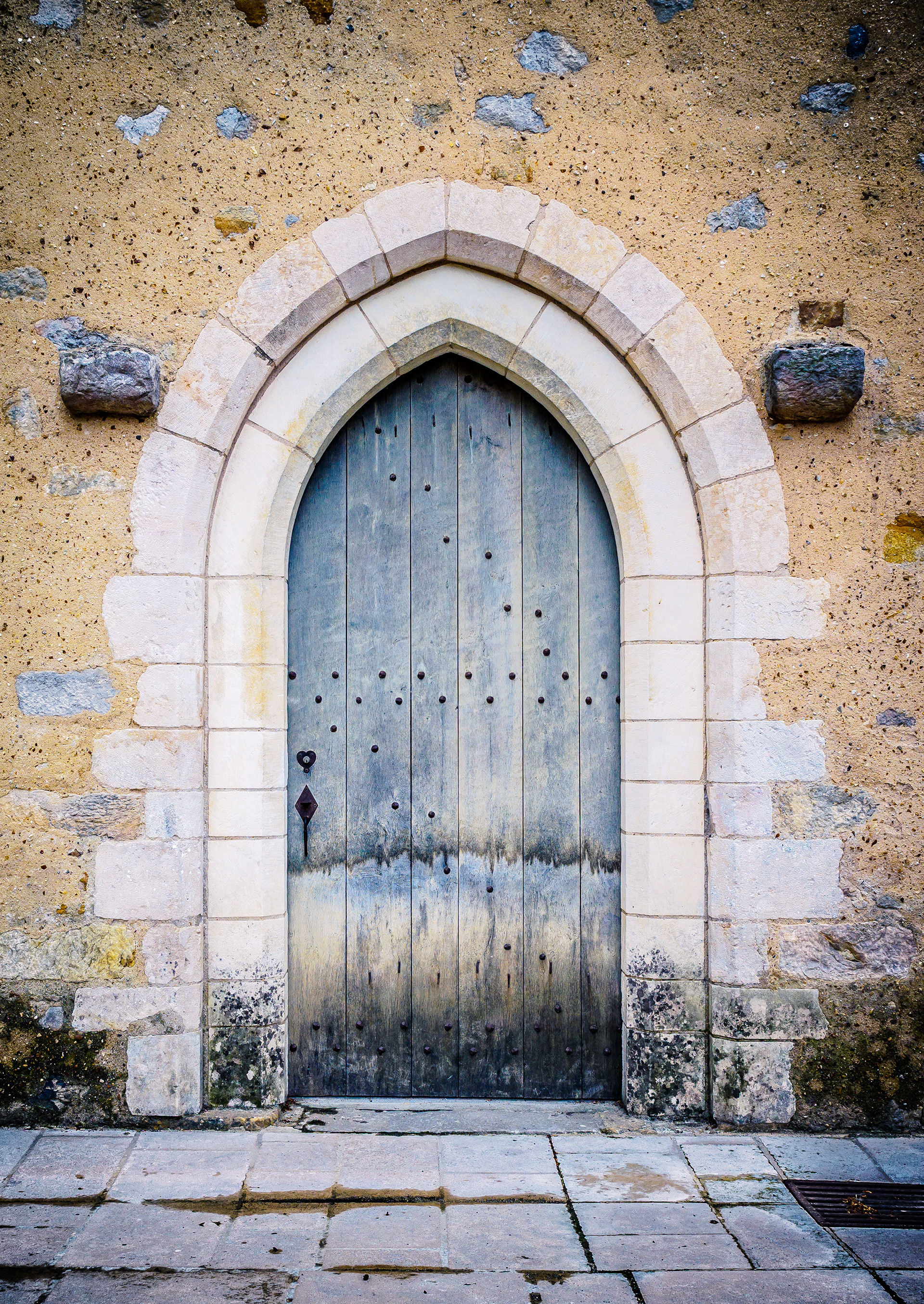 Porte d'un monastère
