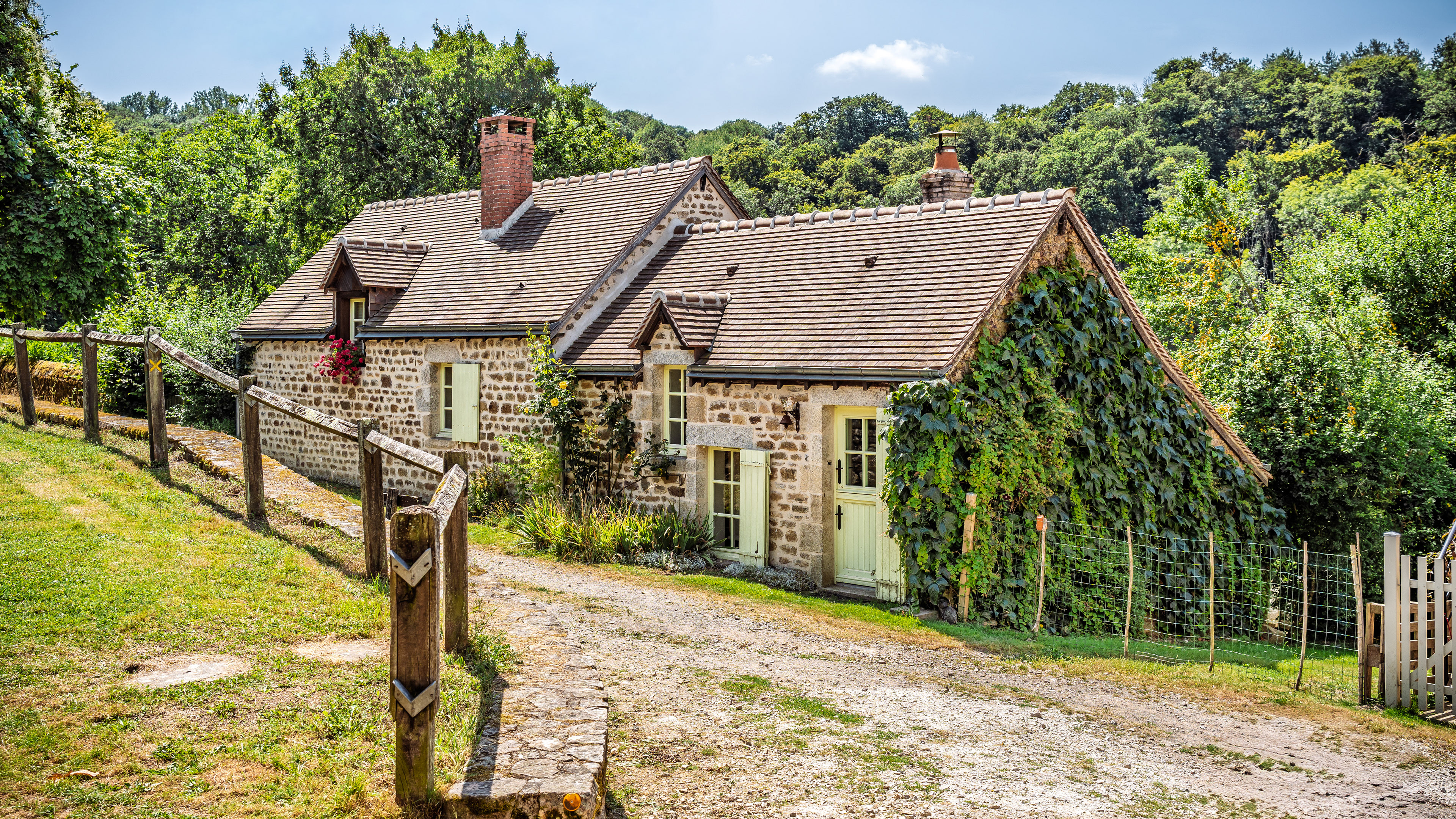 Saint-Céneri-le-Gérei (France)