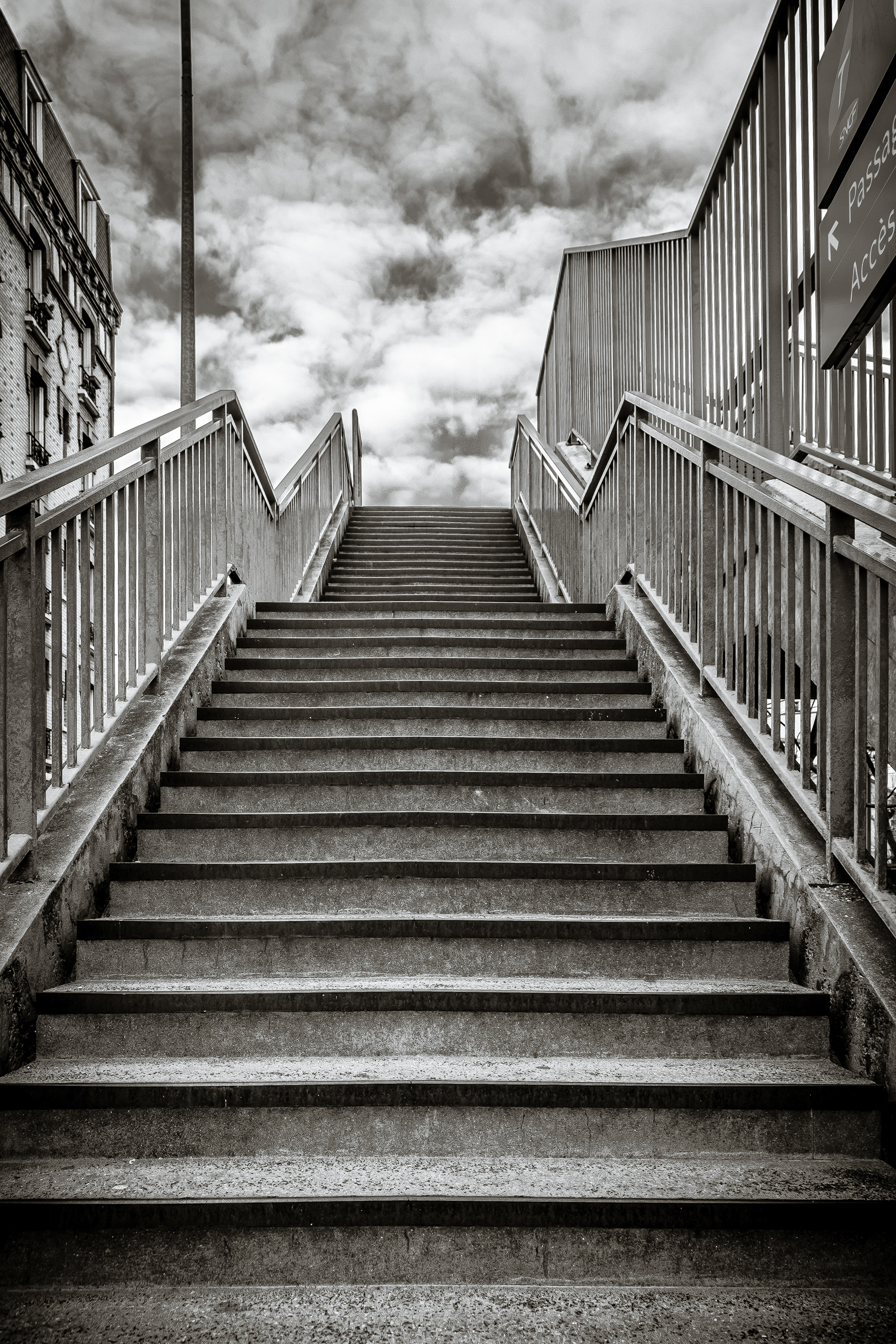 Les escaliers de la gare de Houilles