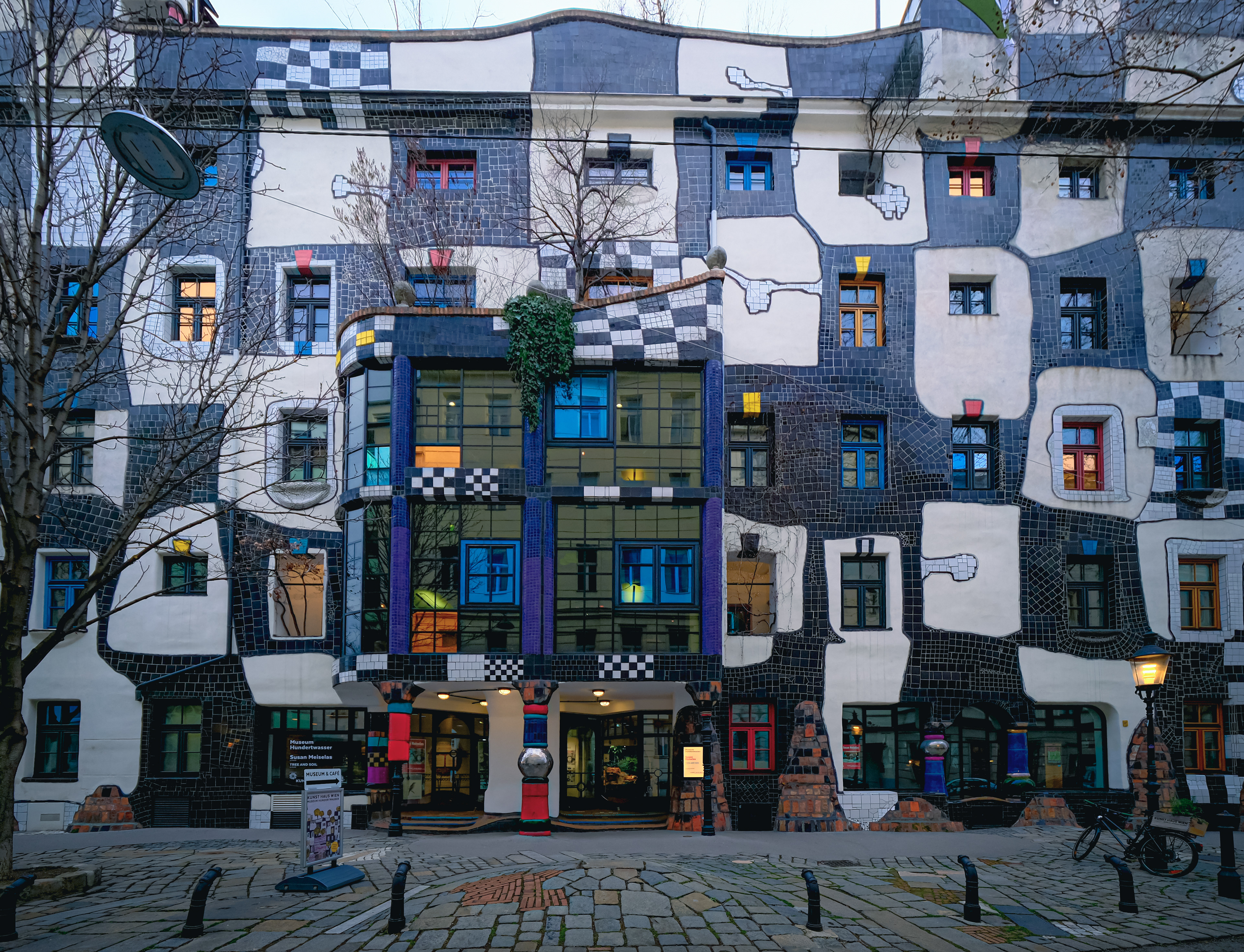 Kunst Haus Wien. Museum Hundertwasser, Vienna