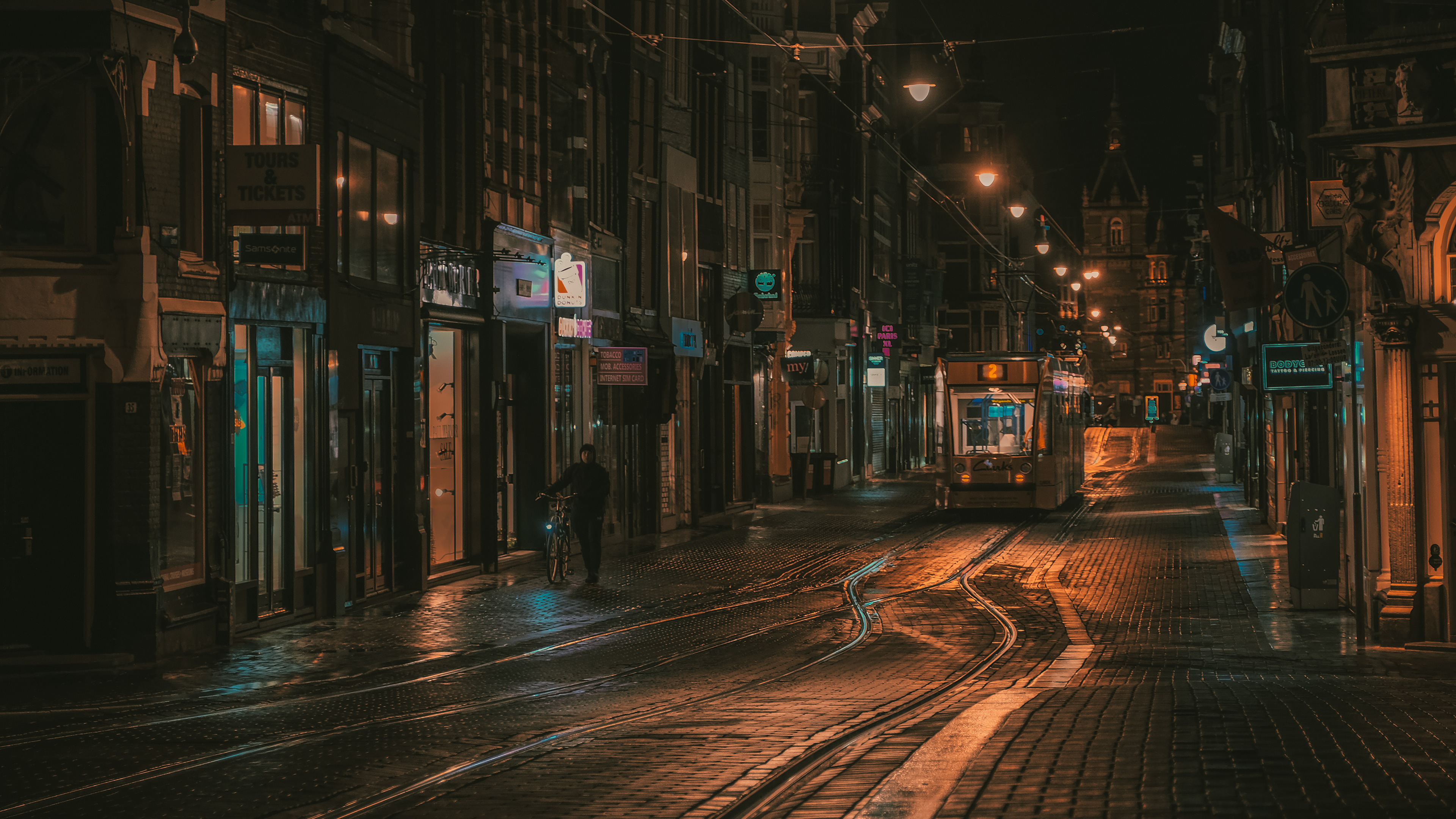 Leidsestraat by night, Amsterdam