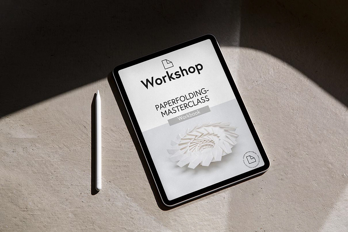 Tablett mit Workbook Paperfolding Masterclass zum passenden Workshop mit Kristina Wissling