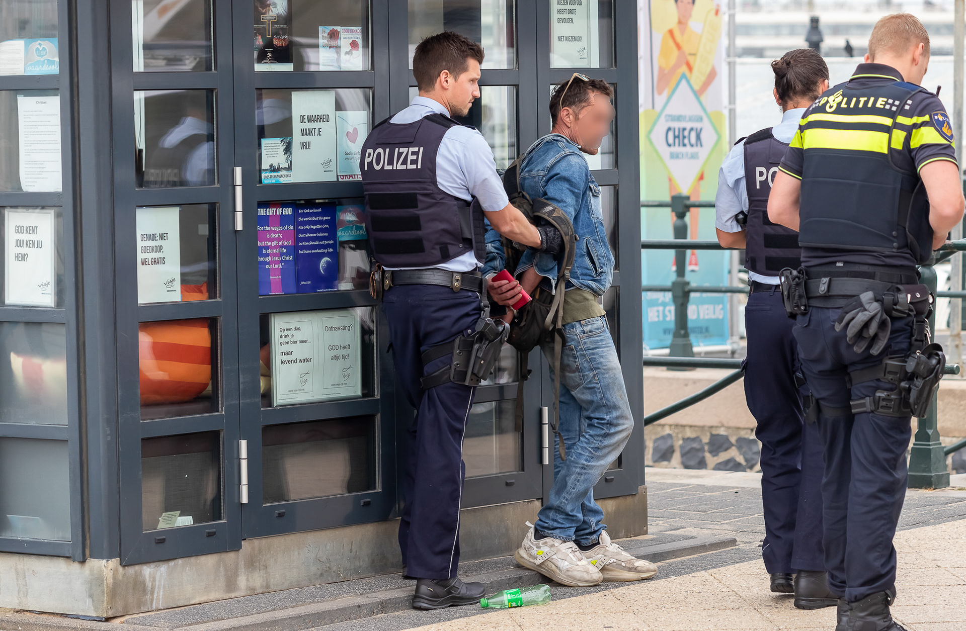 Arrestatie op Scheveningen boulevard