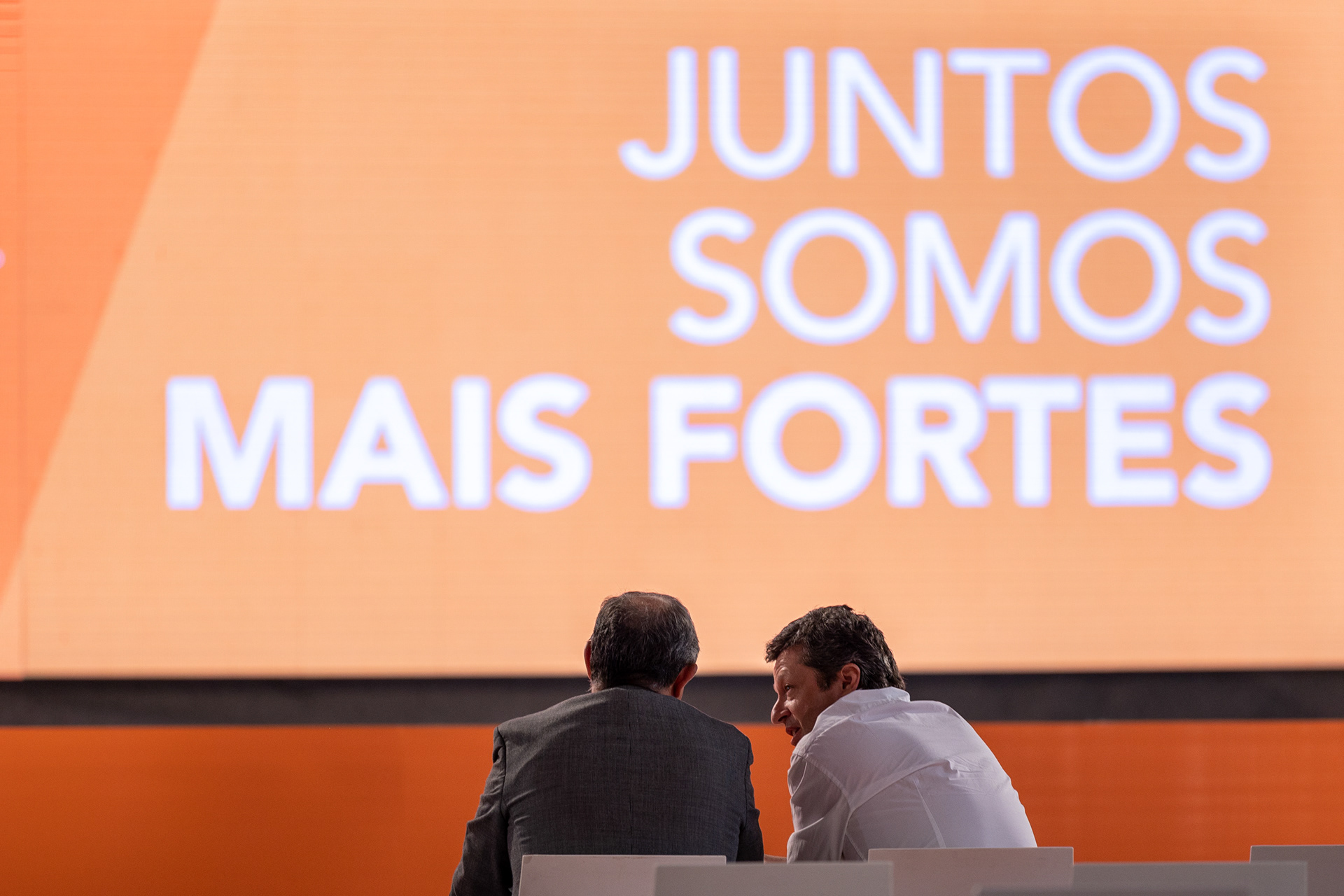 José Manuel Bolieiro em conversa com Clélio Meneses, Secretário Regional de Saúde e Desporto