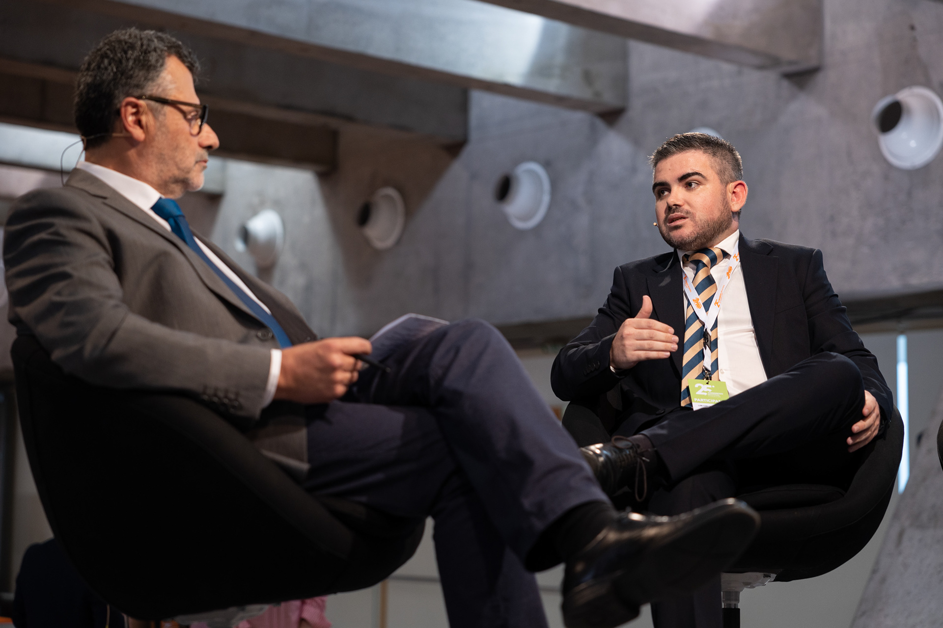 Luís Pereira, Secretário-Geral do PSD/A (dir.) em entrevista para os órgãos de comunicação social