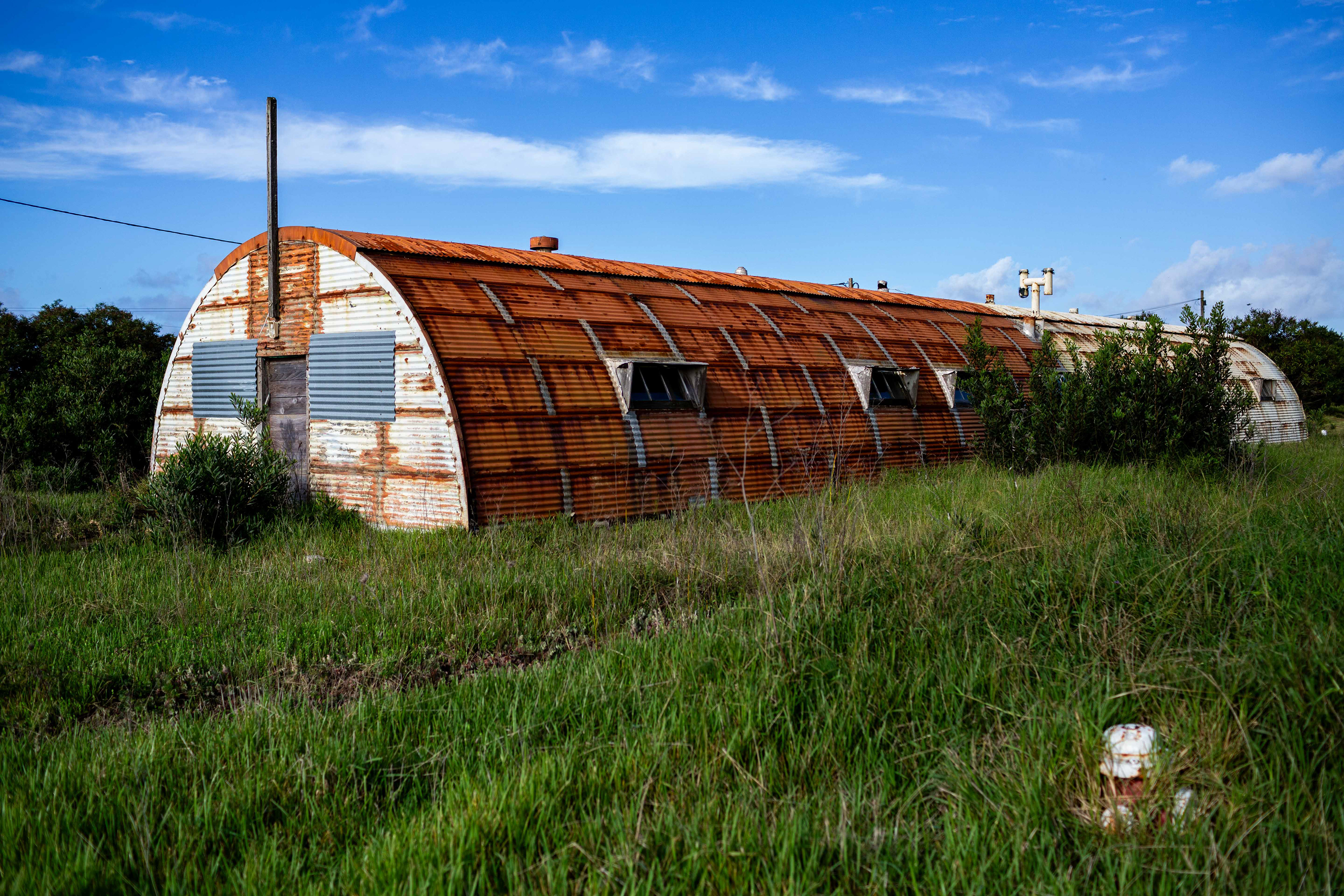 Habitações junto ao Aeroporto de Santa Maria. Vila do Porto, 11 Dezembro 2023 ©Hugo Moreira