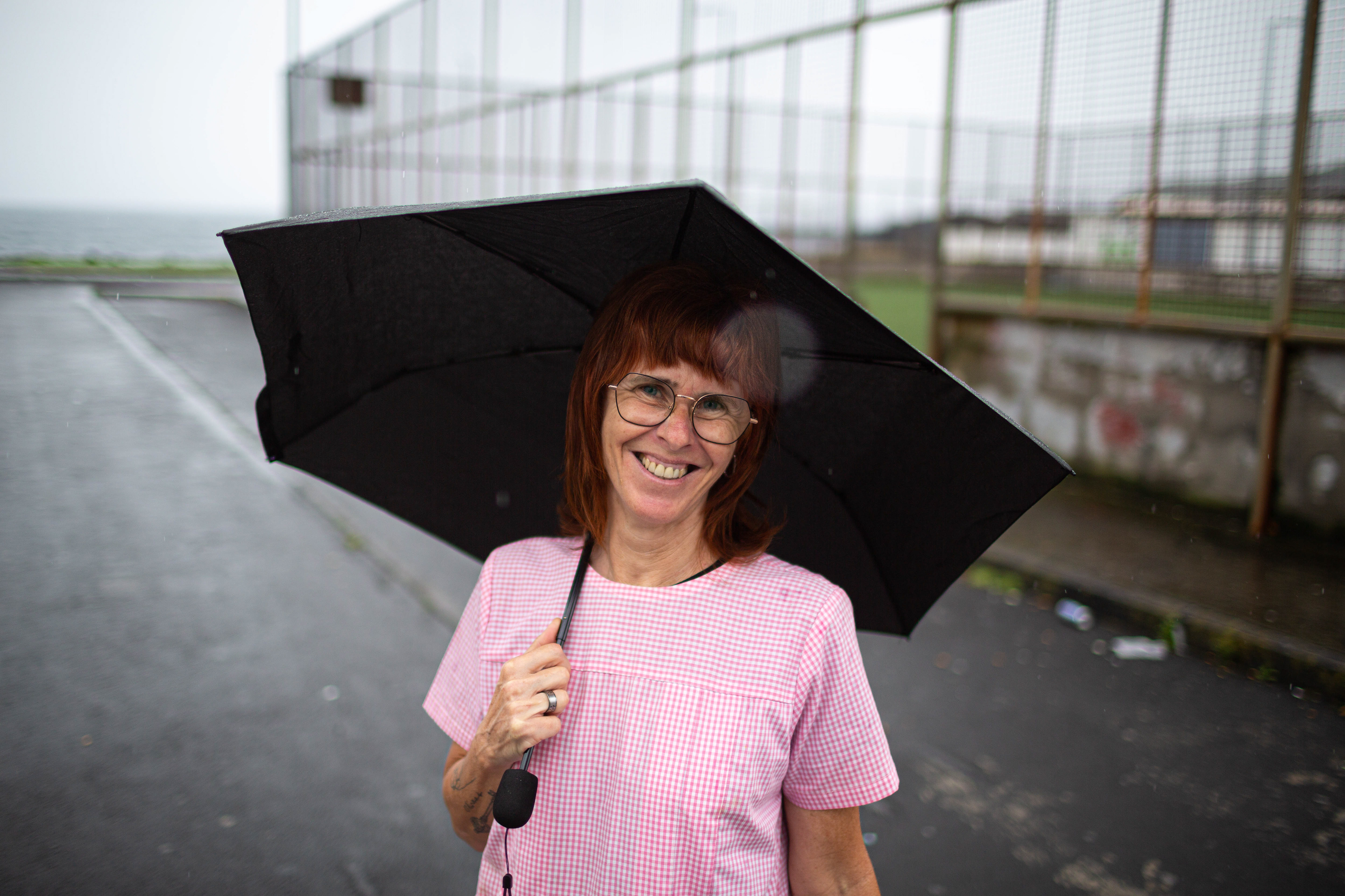 Retrato de Adelina Sousa. “Eu não gosto. Esta é a minha terra, tem o seu lado bom e o lado mau, mas não é como pintam.". Ribeira Grande, Junho 2023