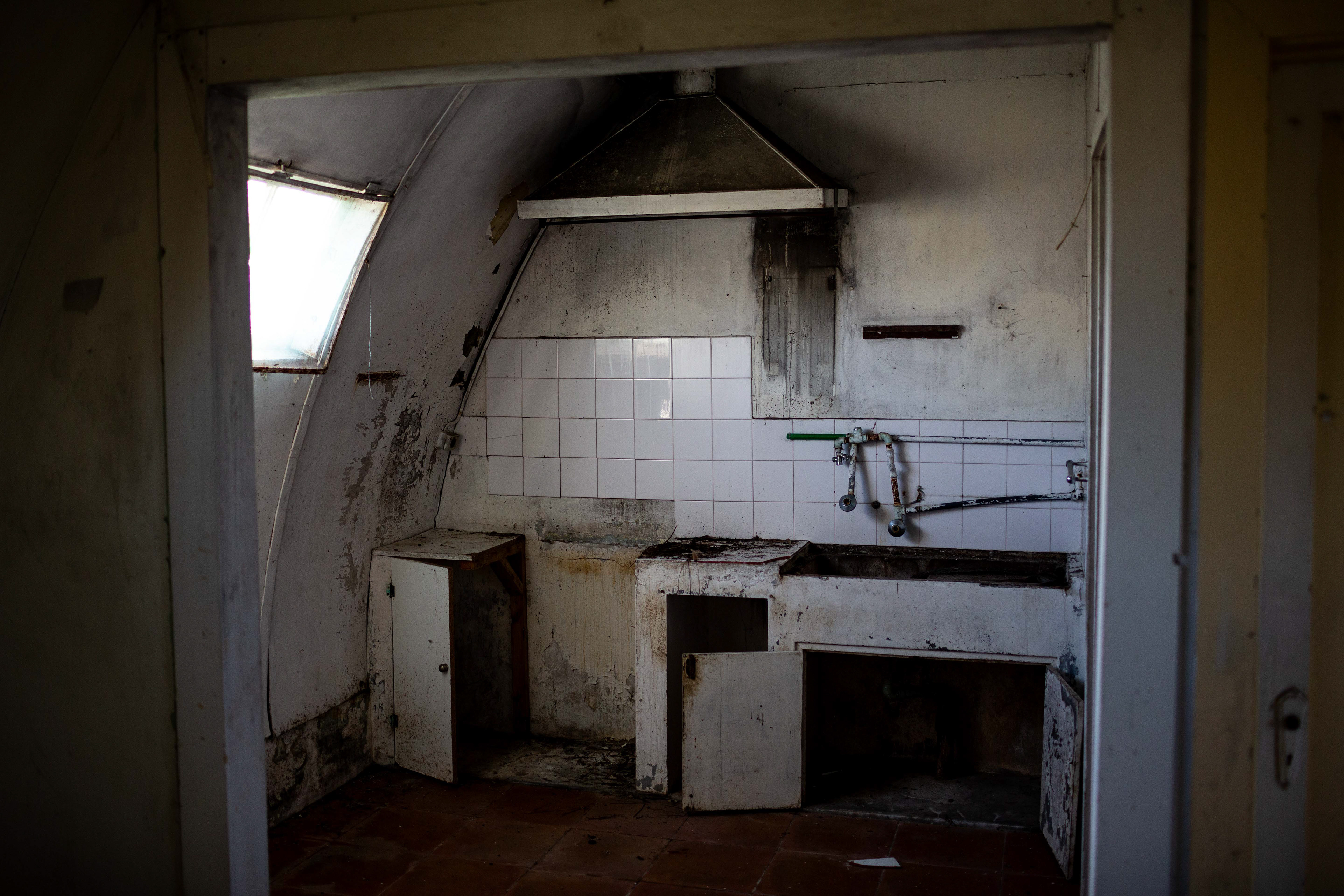 Habitações junto ao Aeroporto de Santa Maria. Vila do Porto, 11 Dezembro 2023 ©Hugo Moreira