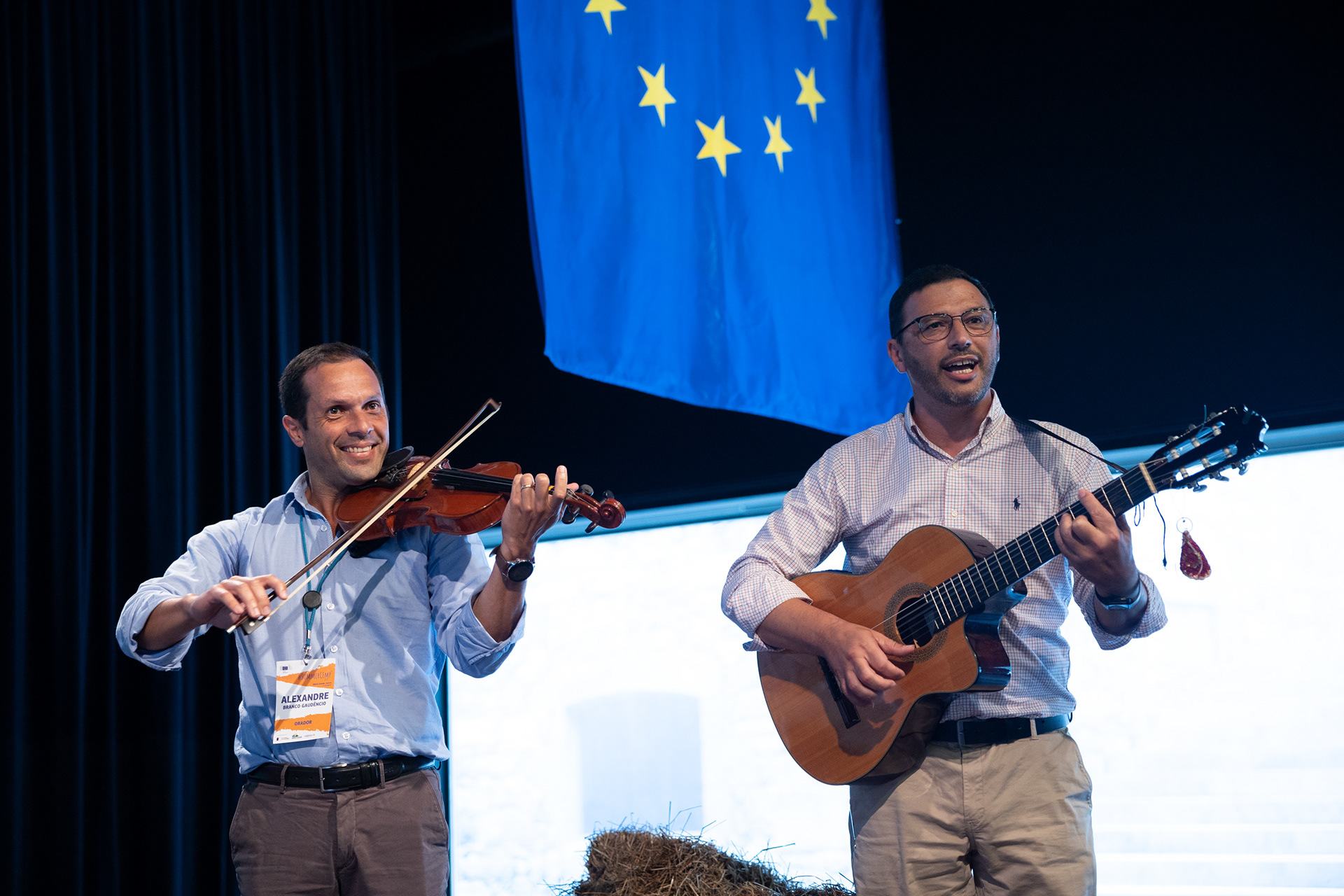 Alexandre Gaudêncio, Presidente da Câmara Municipal da Ribeira Grande (esq.), encerra o evento