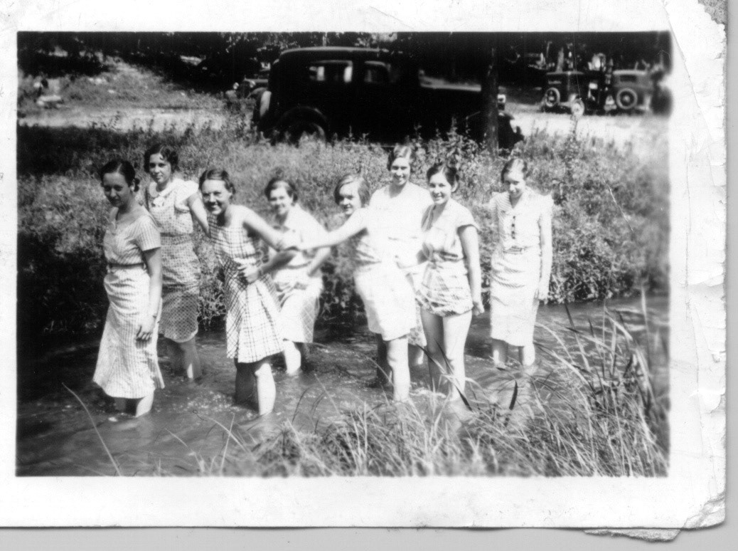 Sunday swimming: Phyllis Kiltz, Dorothy Grimes, Beulah, Arlyn, Beryl, Mable, Doris, Henrietta