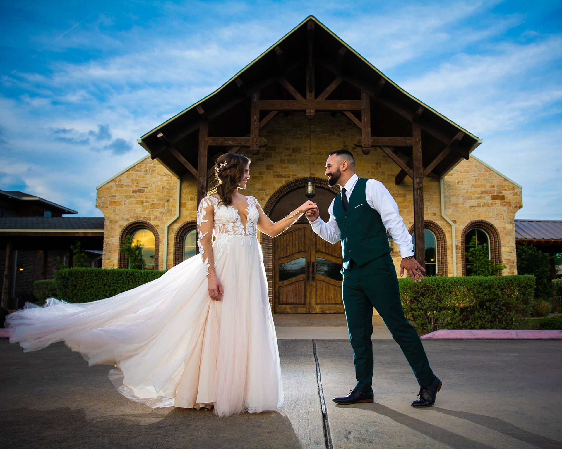 Lovely Lindsay Lakes Chapel! (Oh, And the Wedding Couple is nice too.)