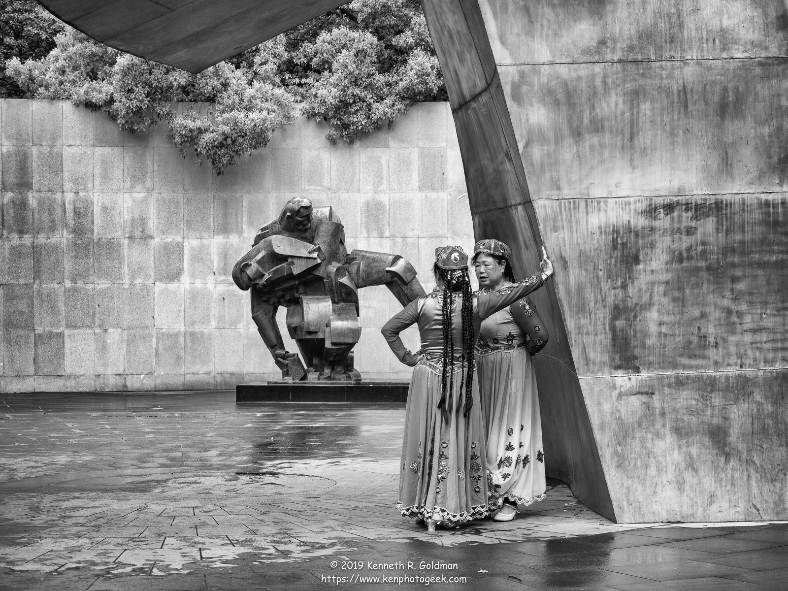 Dancers taking a break in People's Park - Shanghai