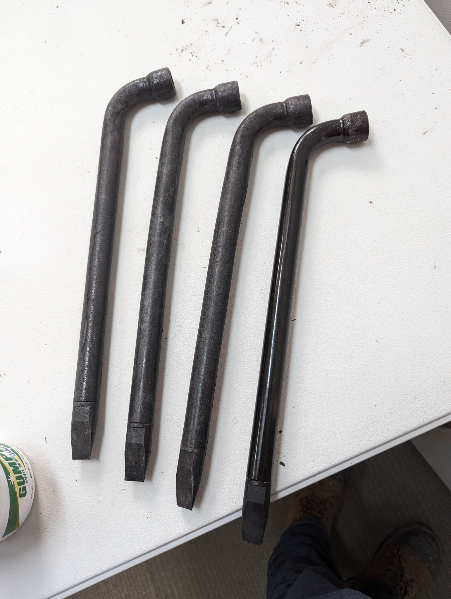 Soft tire iron