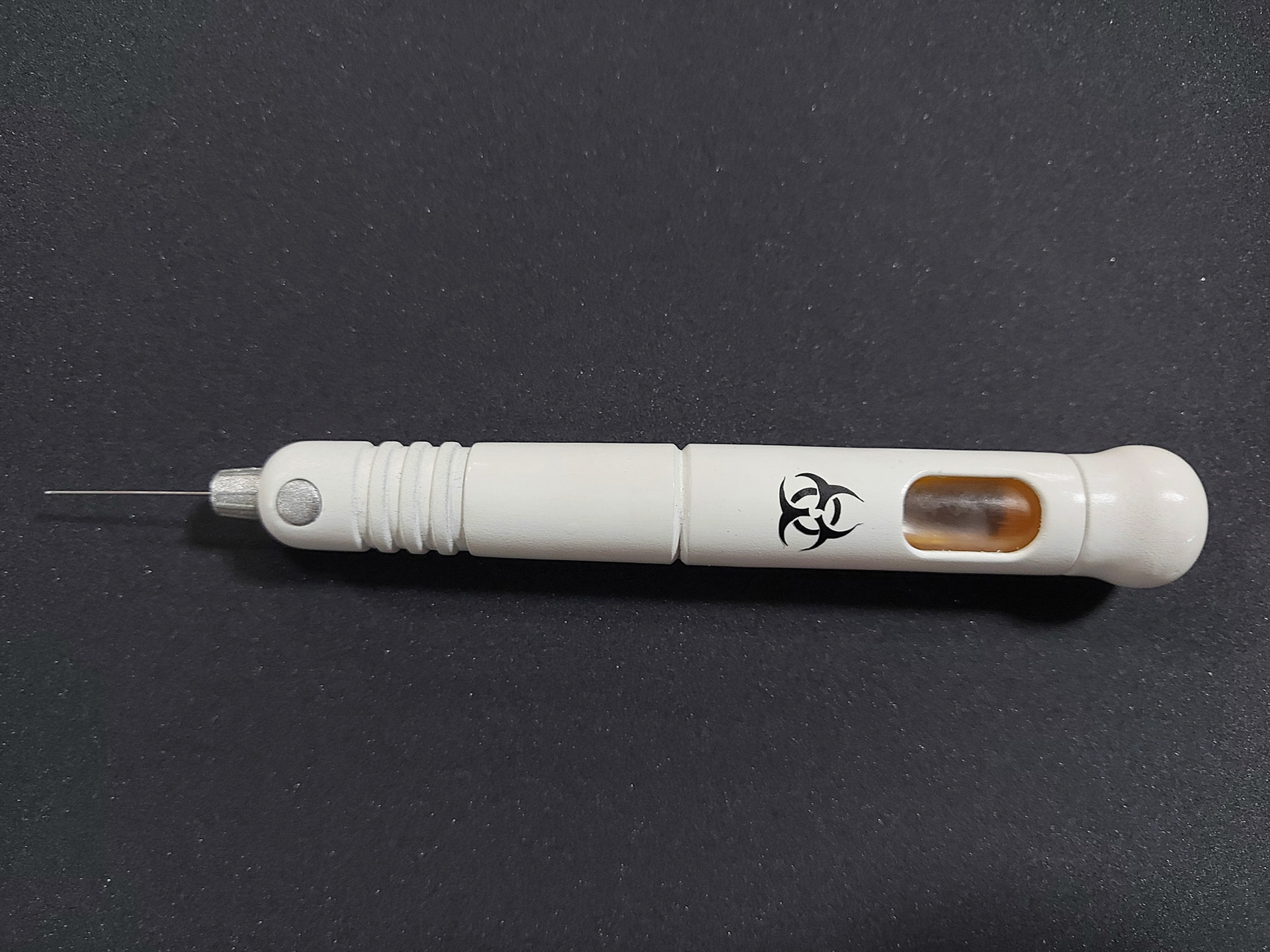 Retractable Sci Fi Syringe
