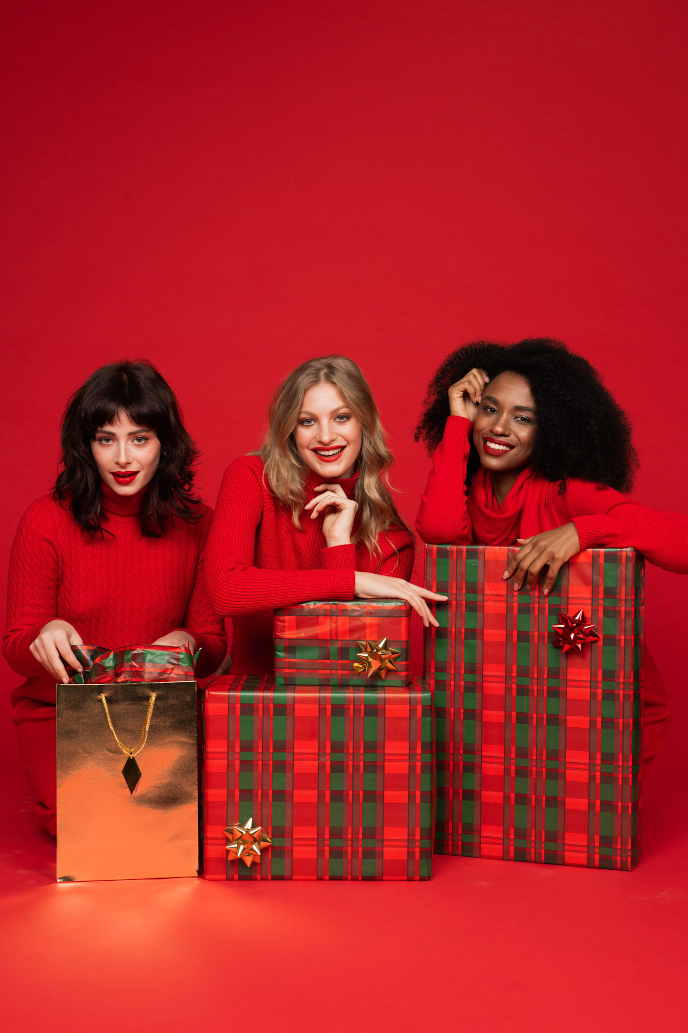 Photography: Ludovica Barone | Models: Livia Cervini, Carmen Da Cruz, Benedetta Faccenda | Makeup: Paulina Tyrala