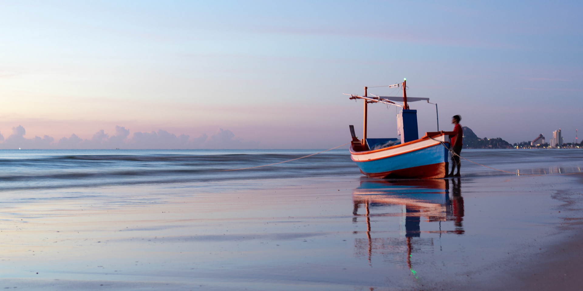 Le Bateau à l'Aube